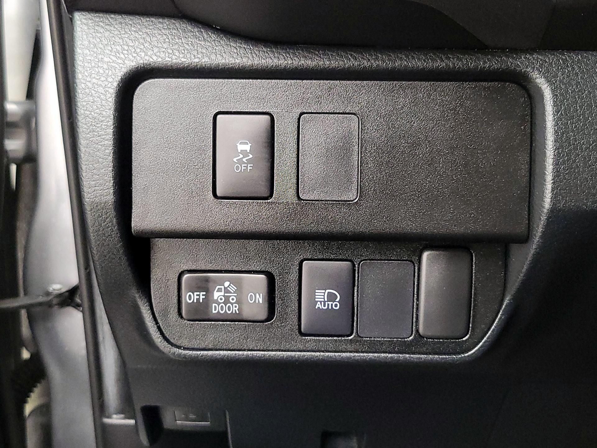 Thumbnail: 2022 Toyota Tacoma - 13