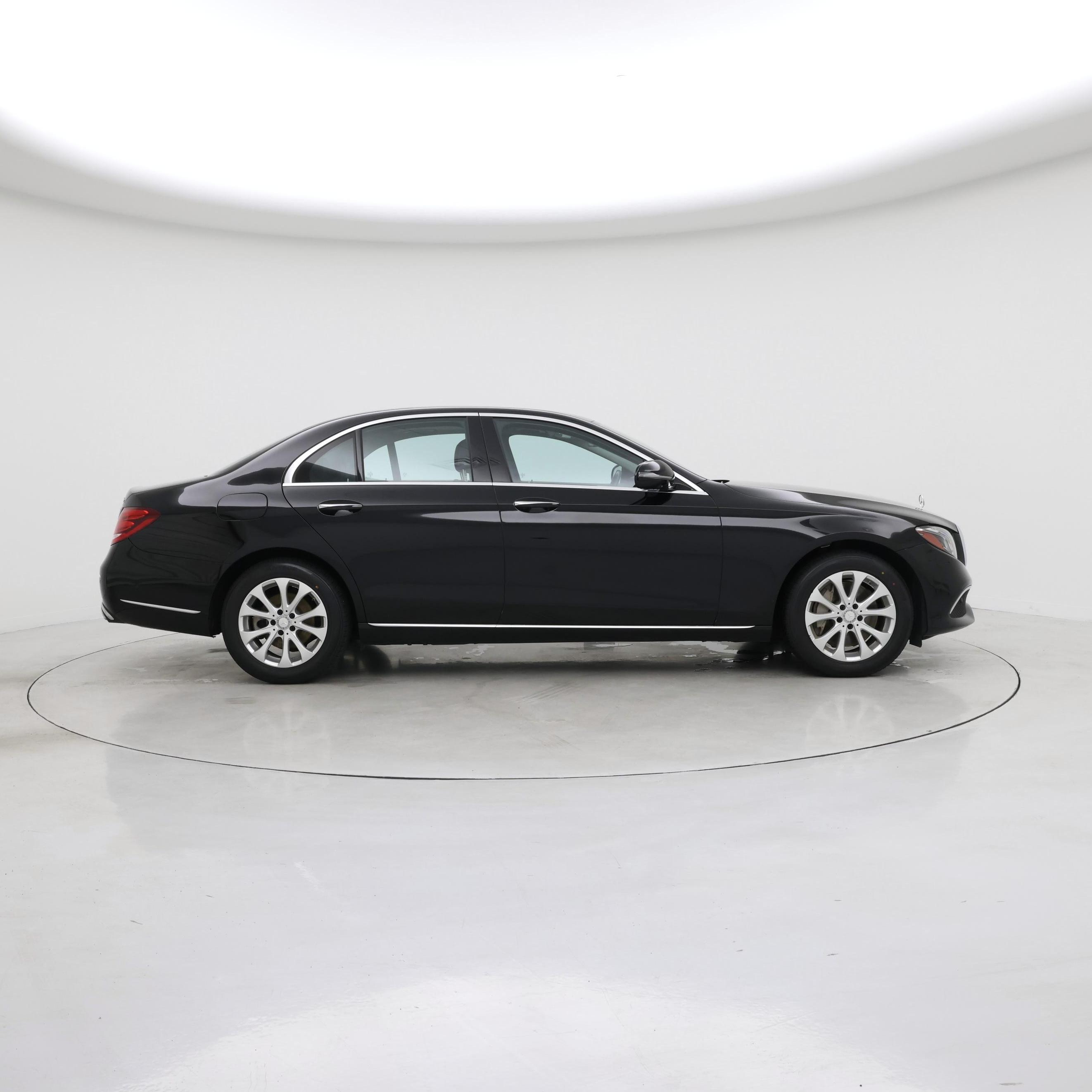 Thumbnail: 2017 Mercedes-Benz E-Class - 7