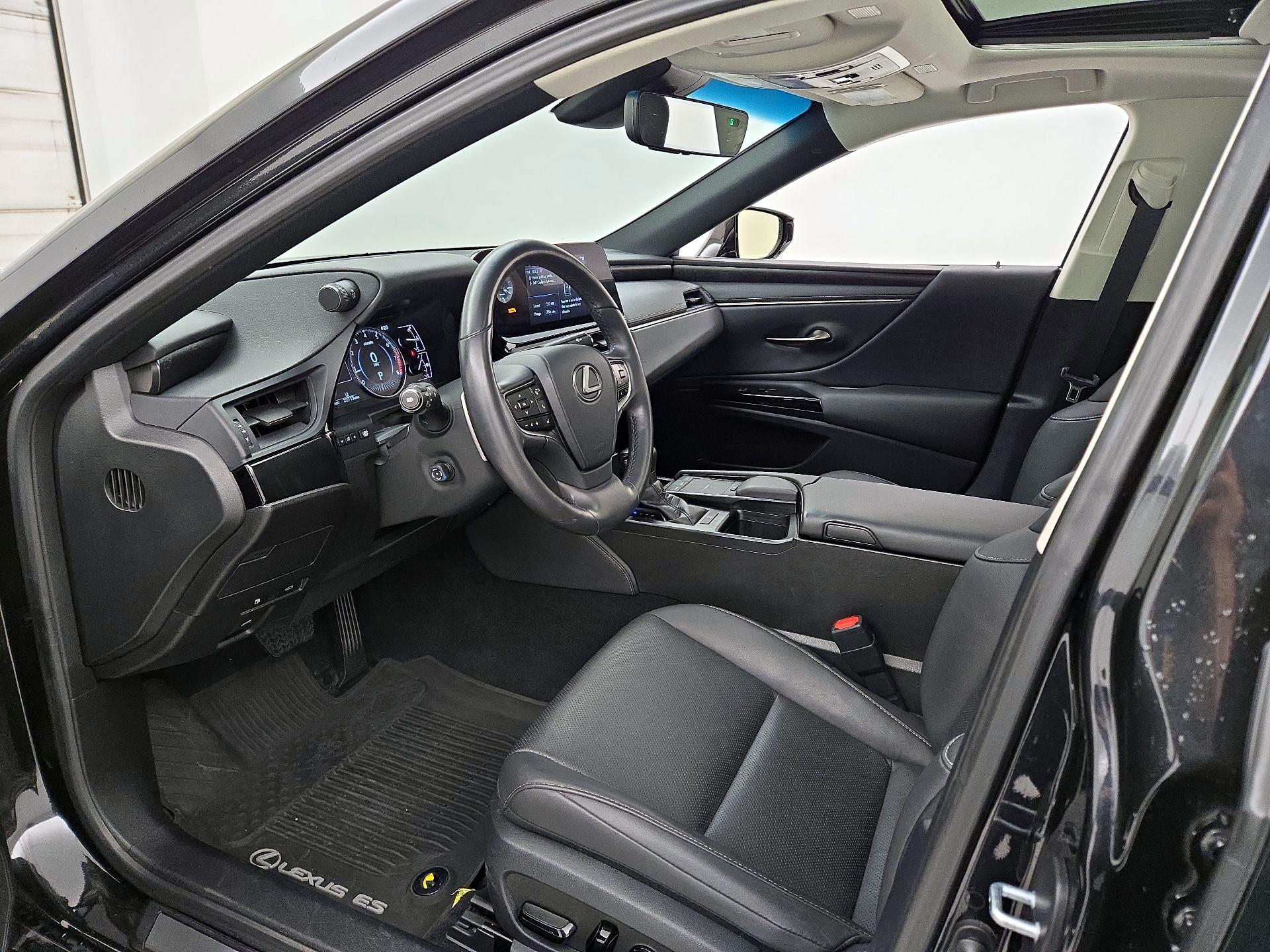 Thumbnail: 2022 Lexus ES - 11