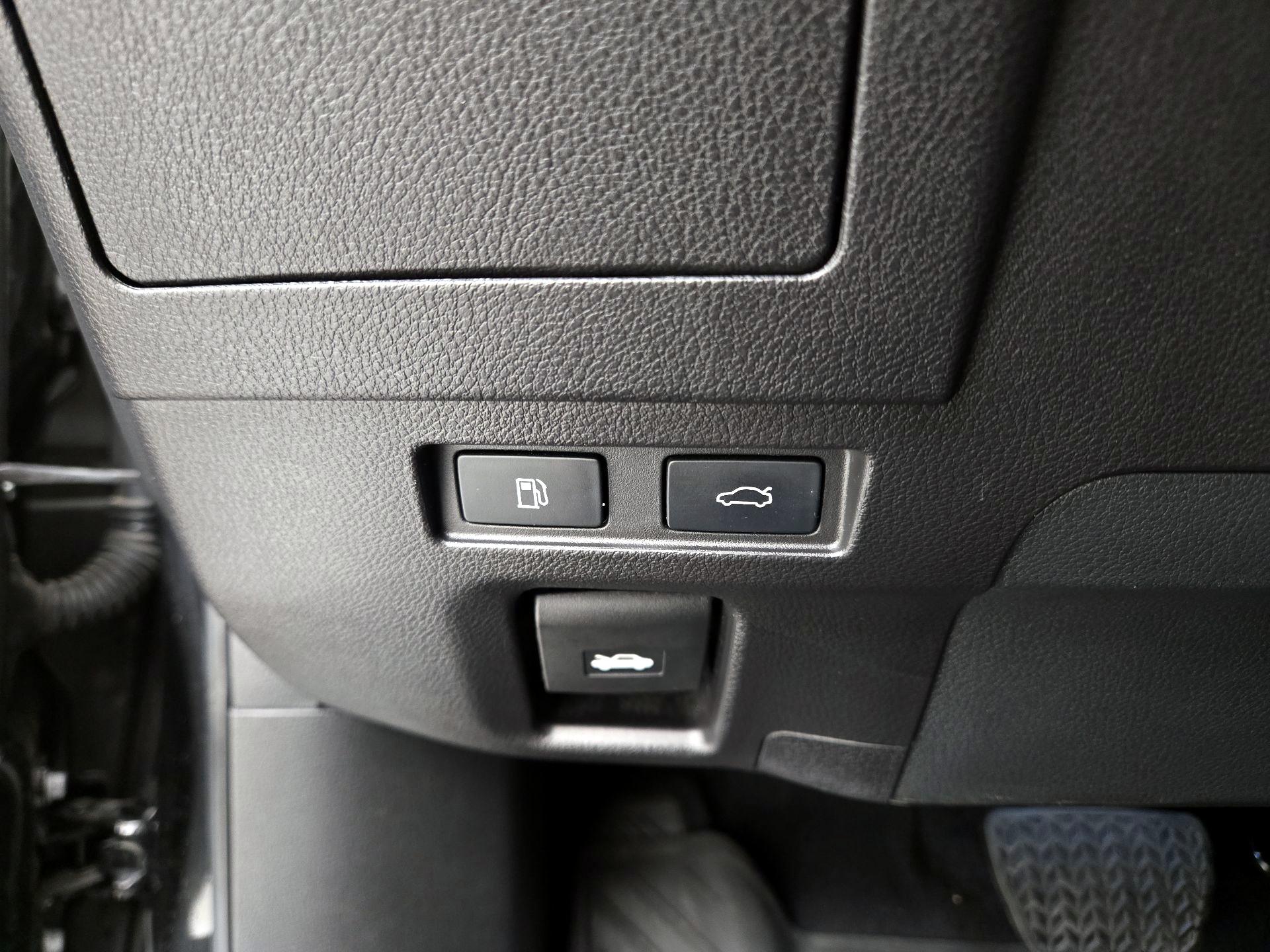 Thumbnail: 2022 Lexus ES - 13