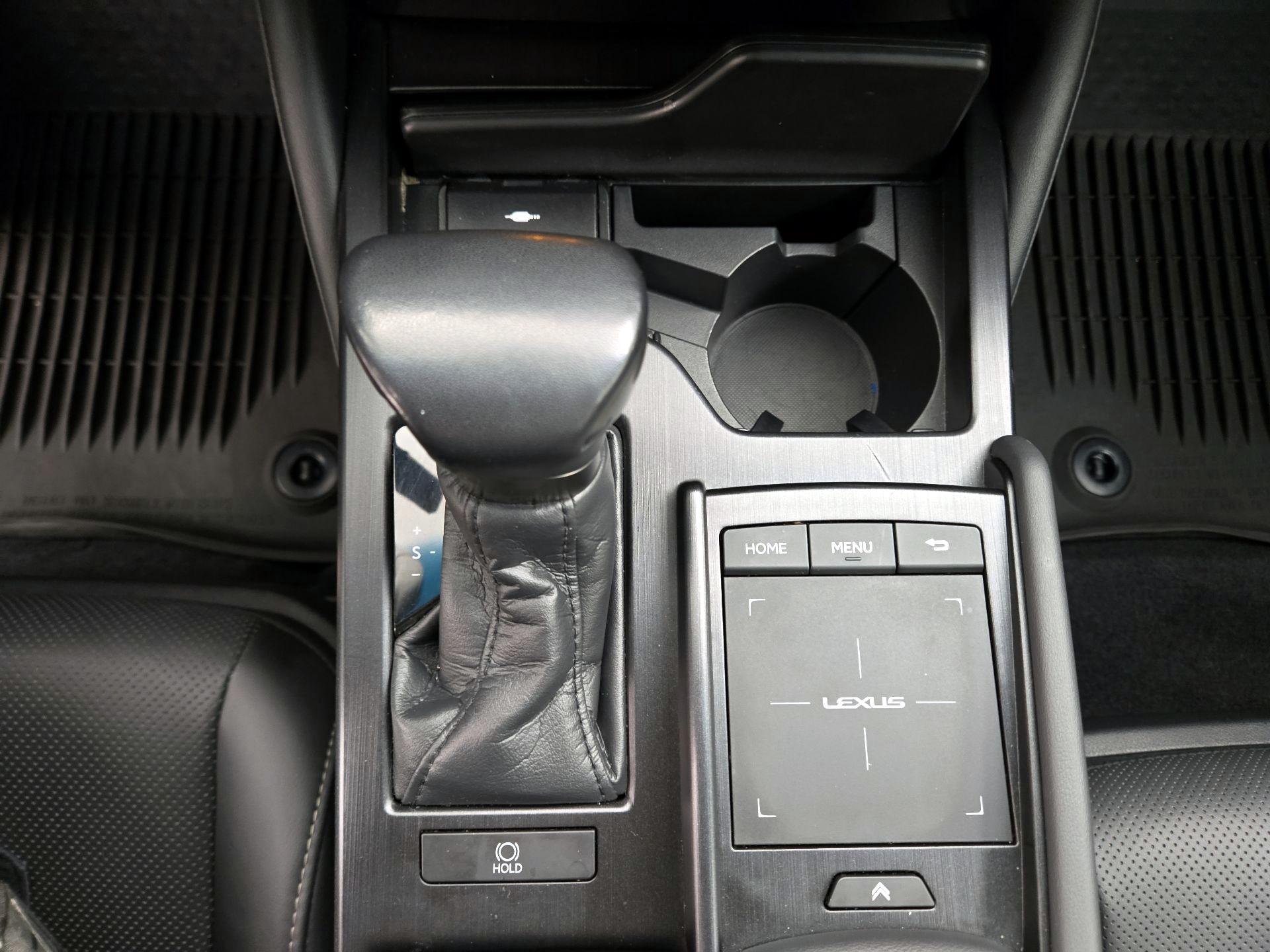 Thumbnail: 2022 Lexus ES - 17