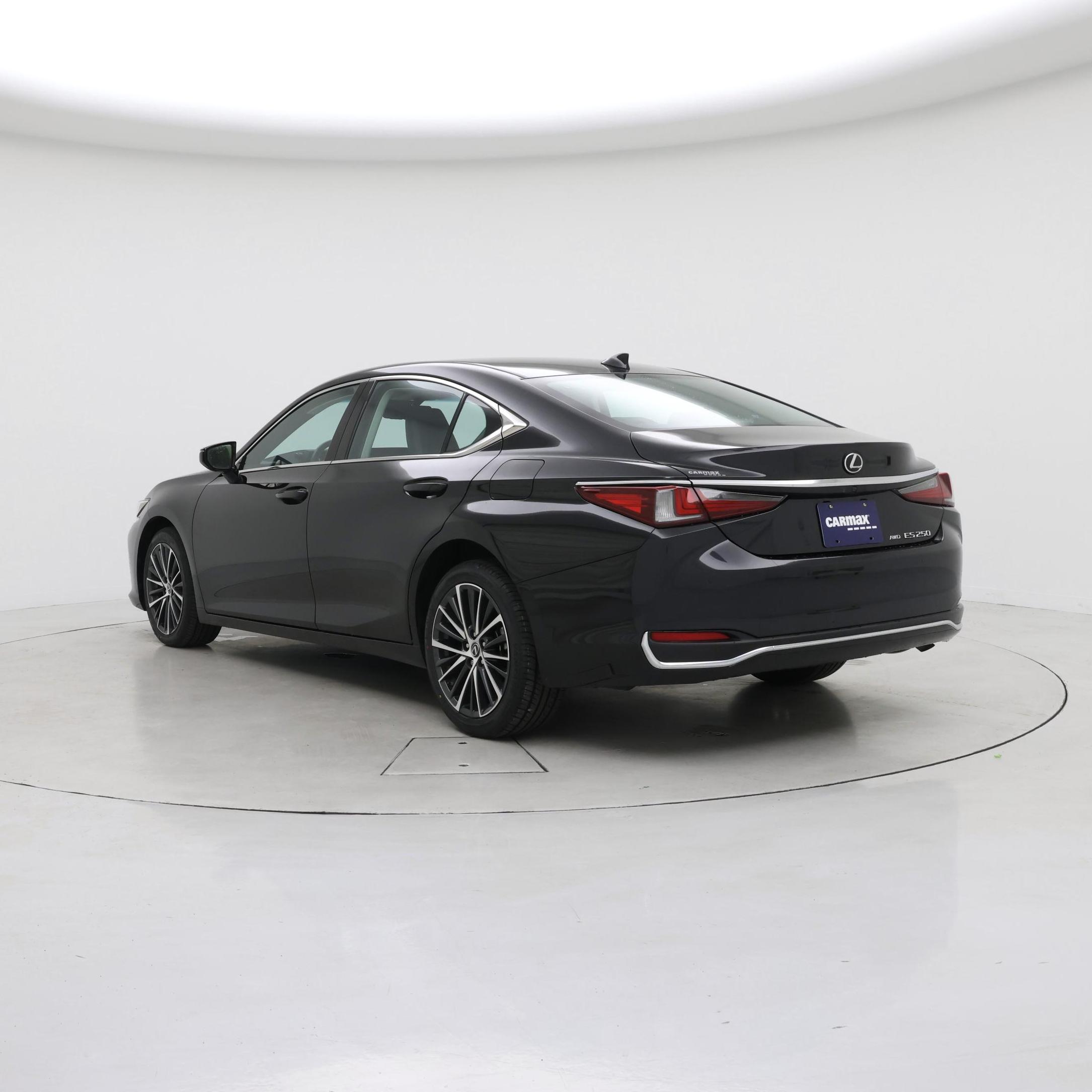 Thumbnail: 2022 Lexus ES - 2