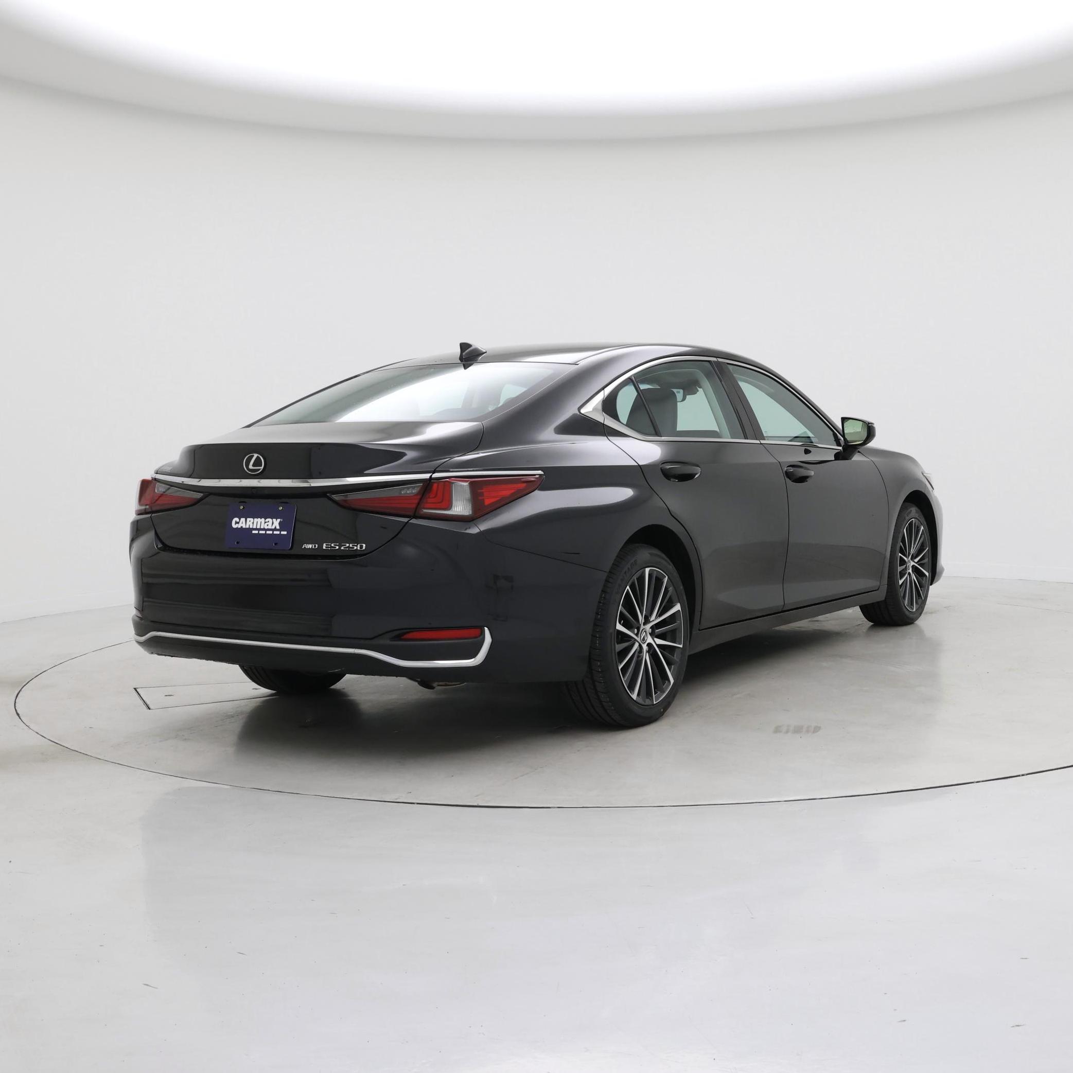 Thumbnail: 2022 Lexus ES - 8