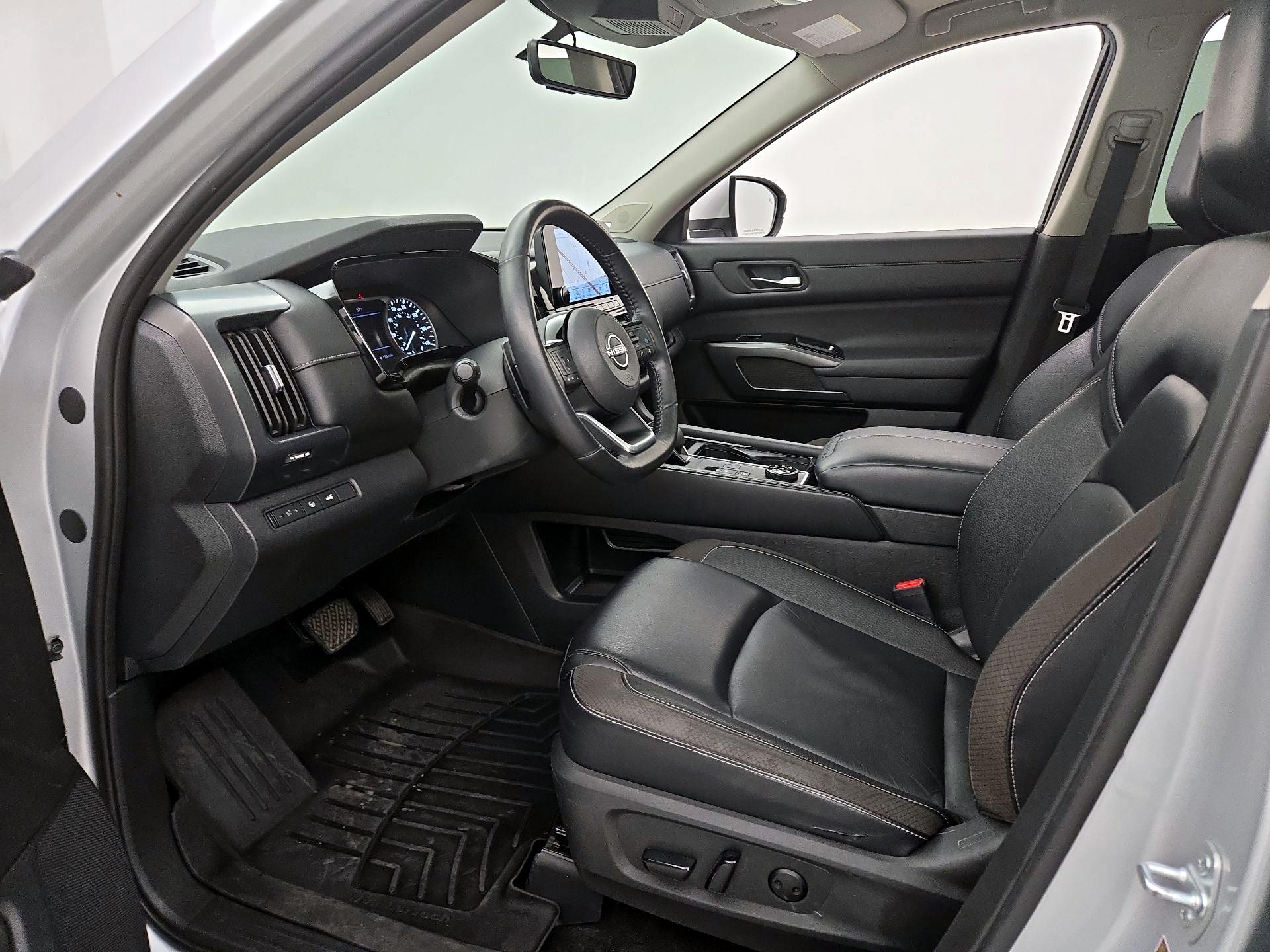 Thumbnail: 2023 Nissan Pathfinder - 11