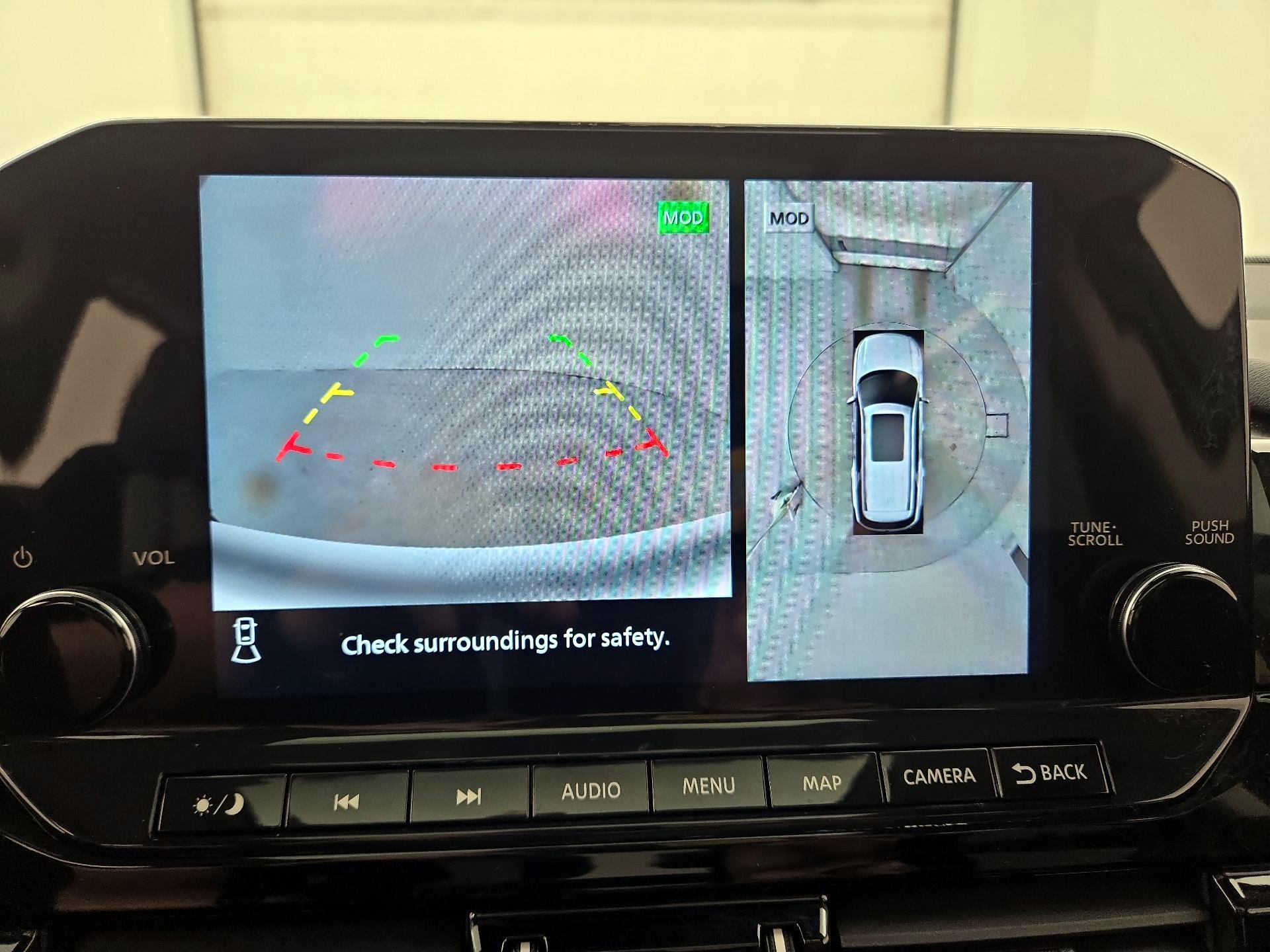 Thumbnail: 2023 Nissan Pathfinder - 15