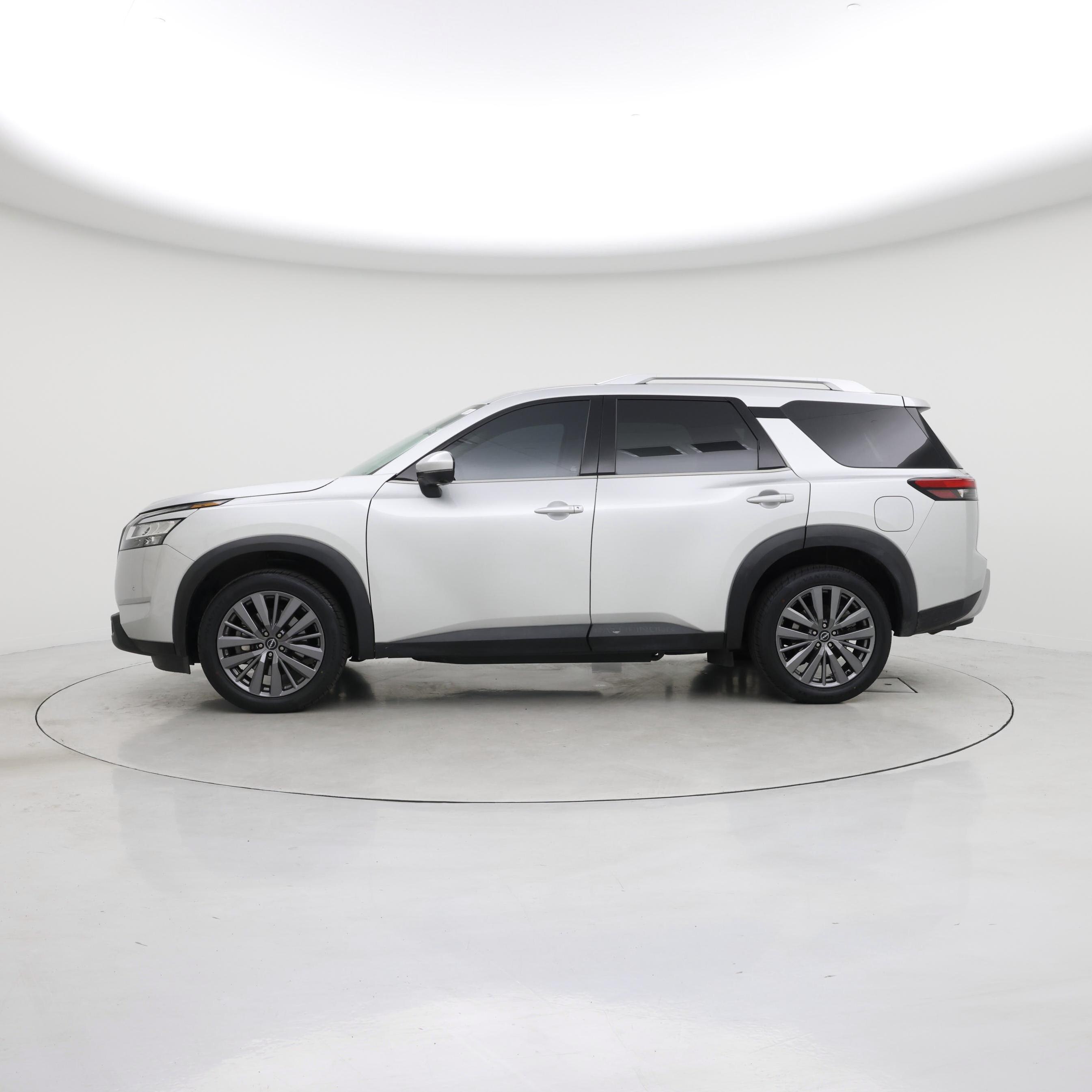 Thumbnail: 2023 Nissan Pathfinder - 3