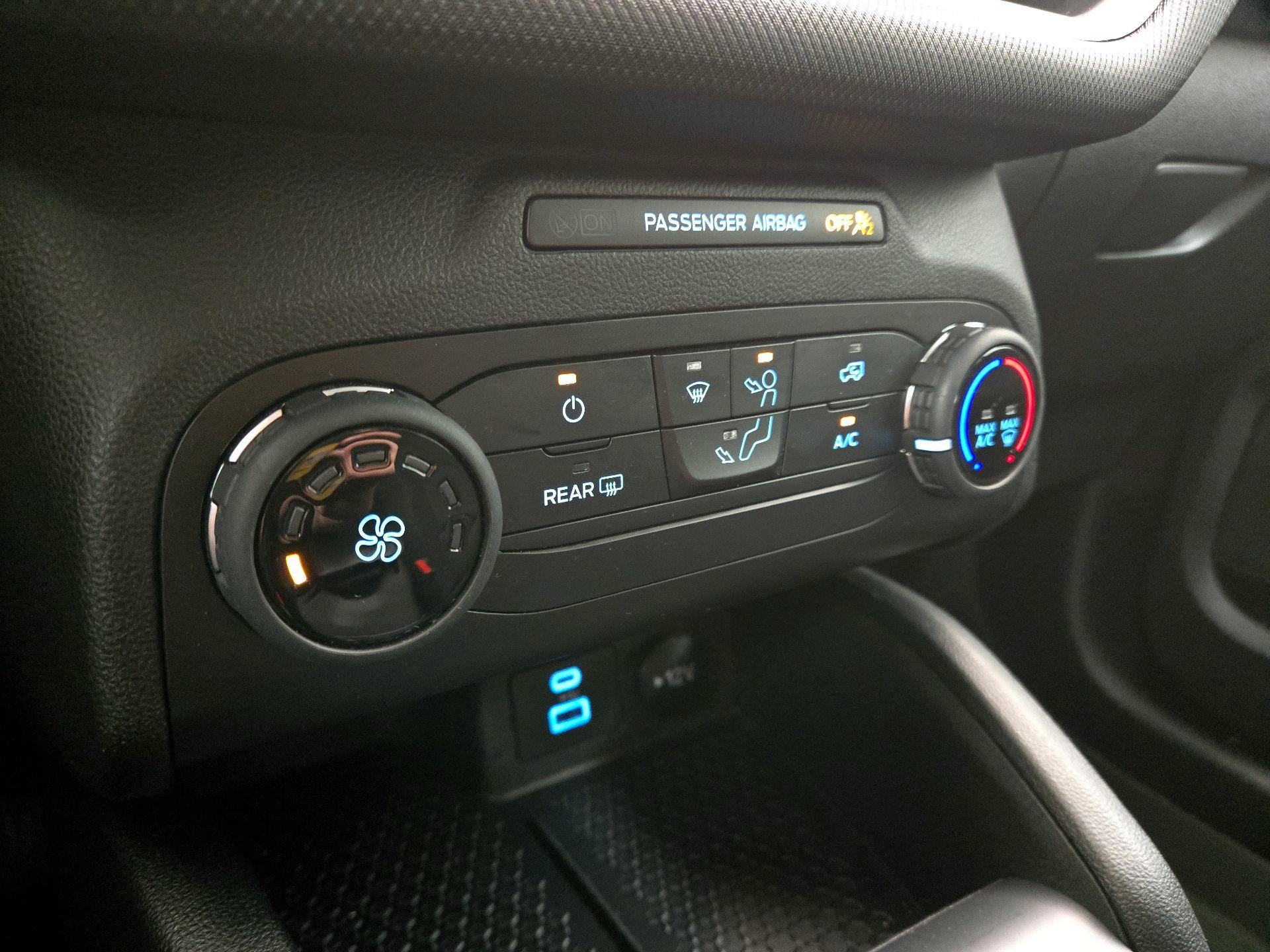 Thumbnail: 2021 Ford Bronco Sport - 16