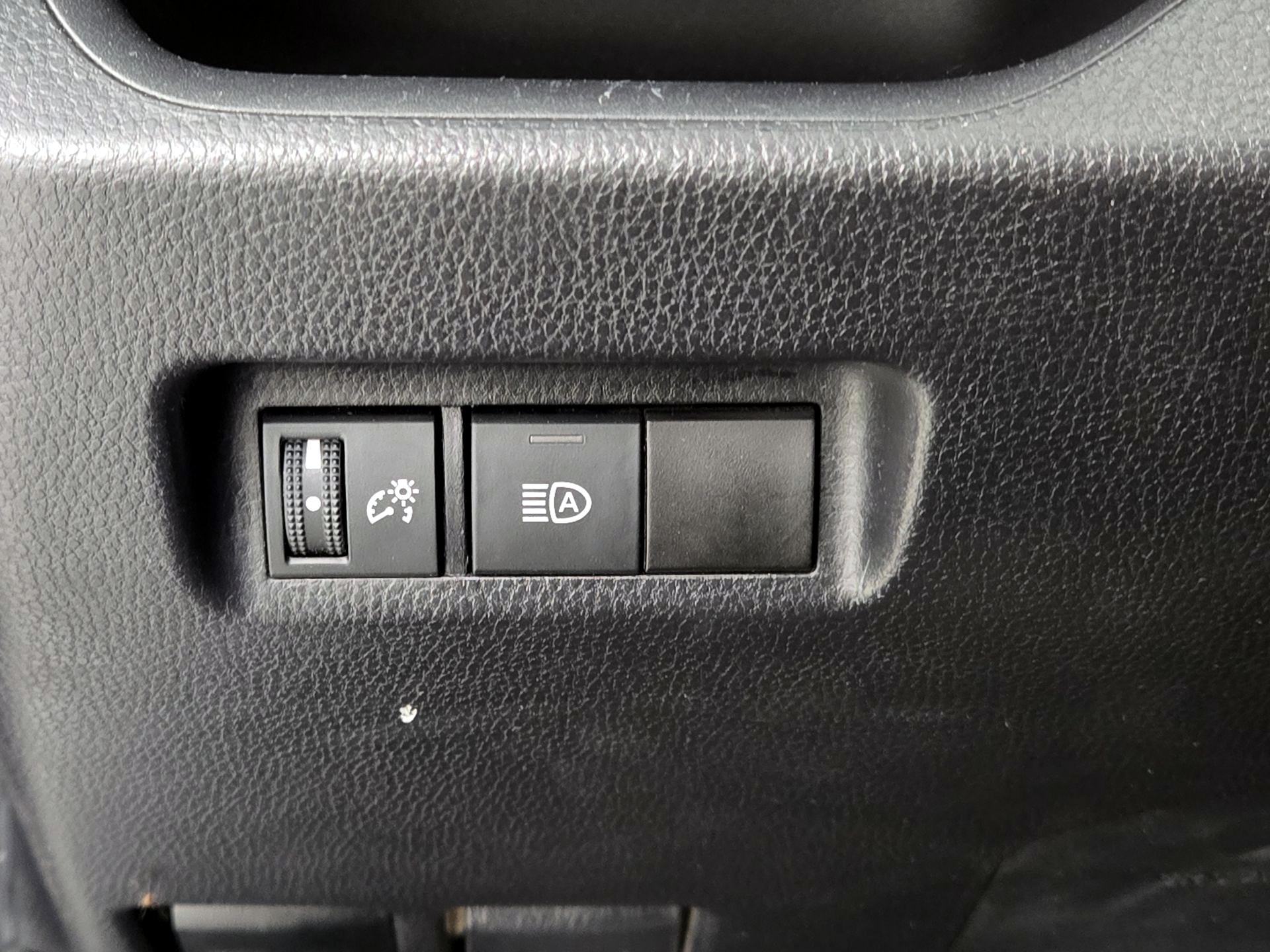 Thumbnail: 2019 Toyota RAV4 - 13