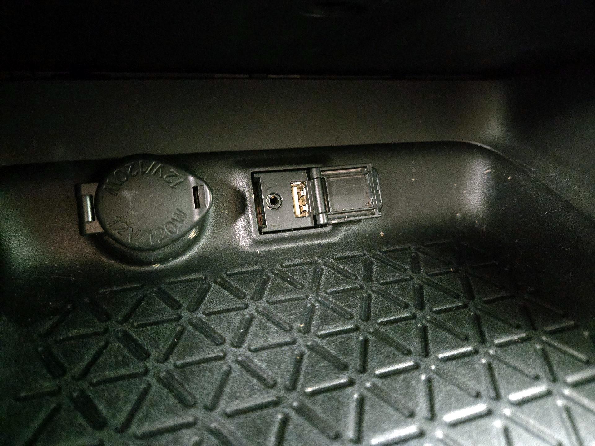 Thumbnail: 2019 Toyota RAV4 - 18