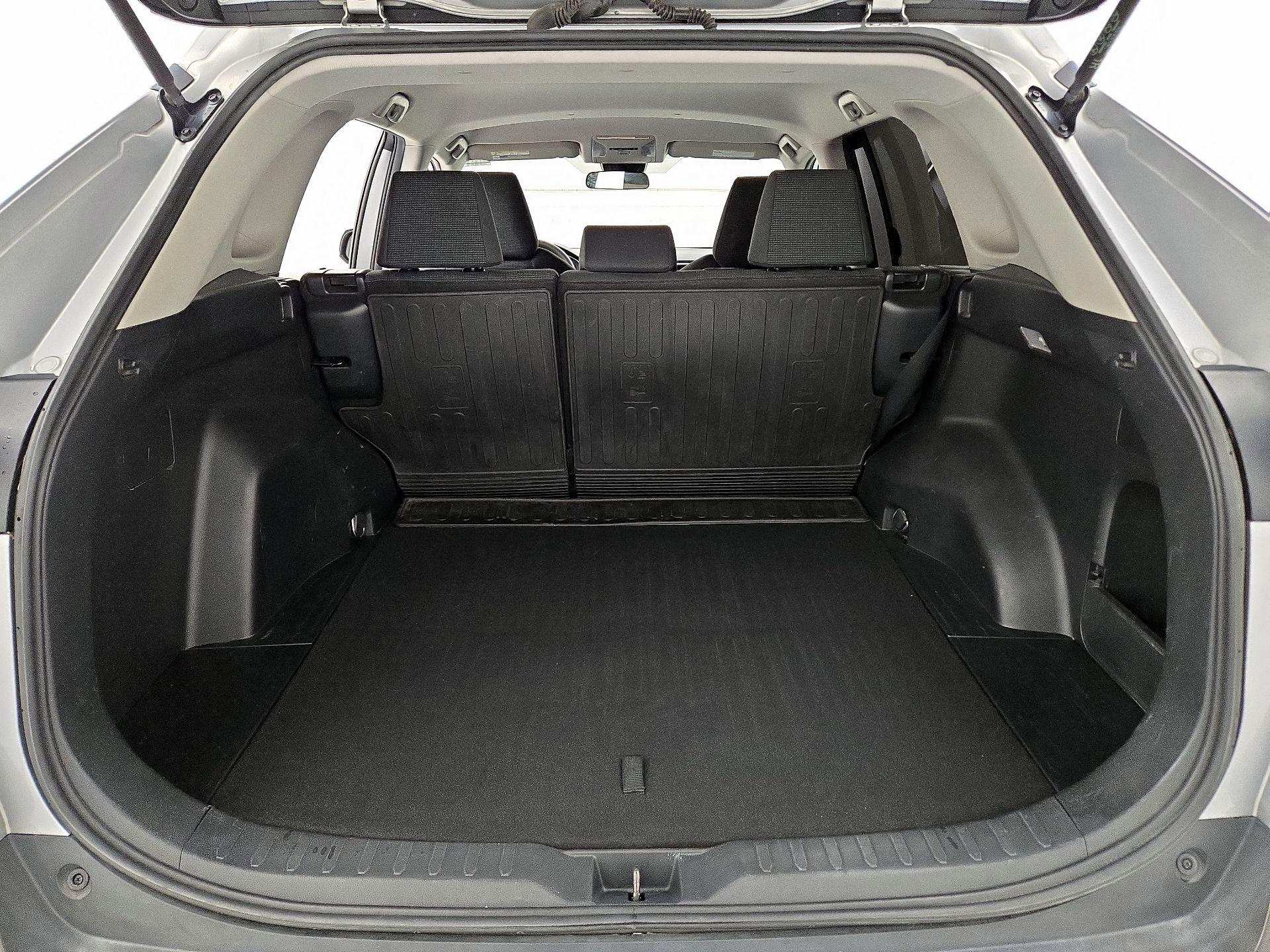 Thumbnail: 2019 Toyota RAV4 - 20