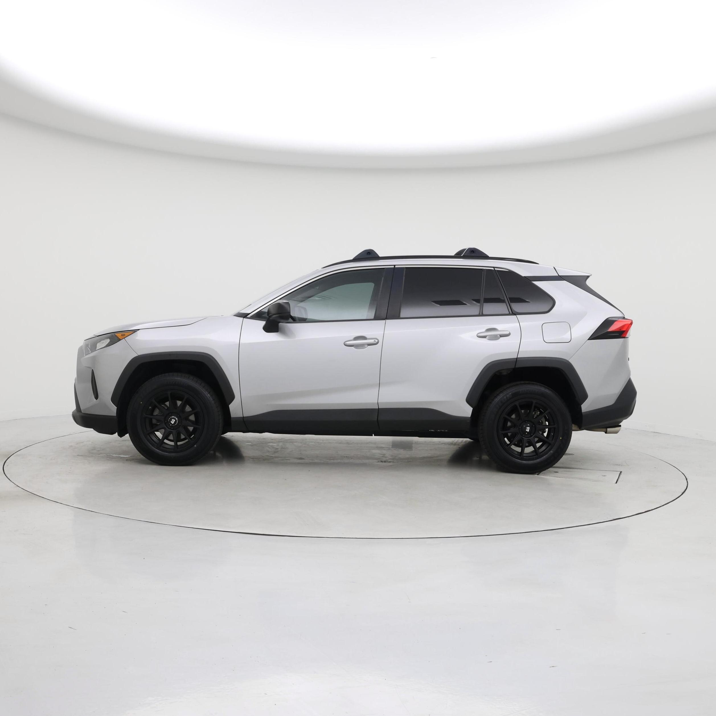 Thumbnail: 2019 Toyota RAV4 - 3