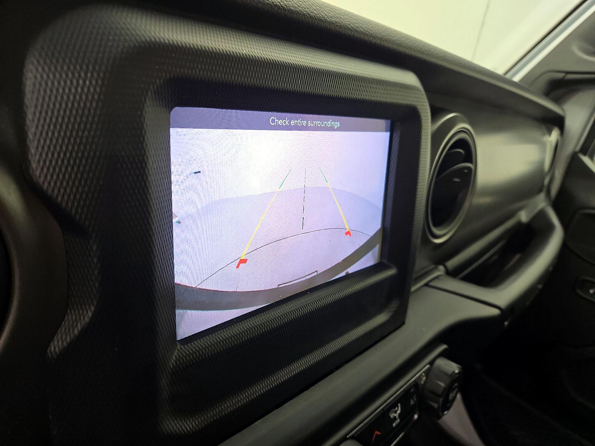 Thumbnail: 2022 Jeep Wrangler - 14