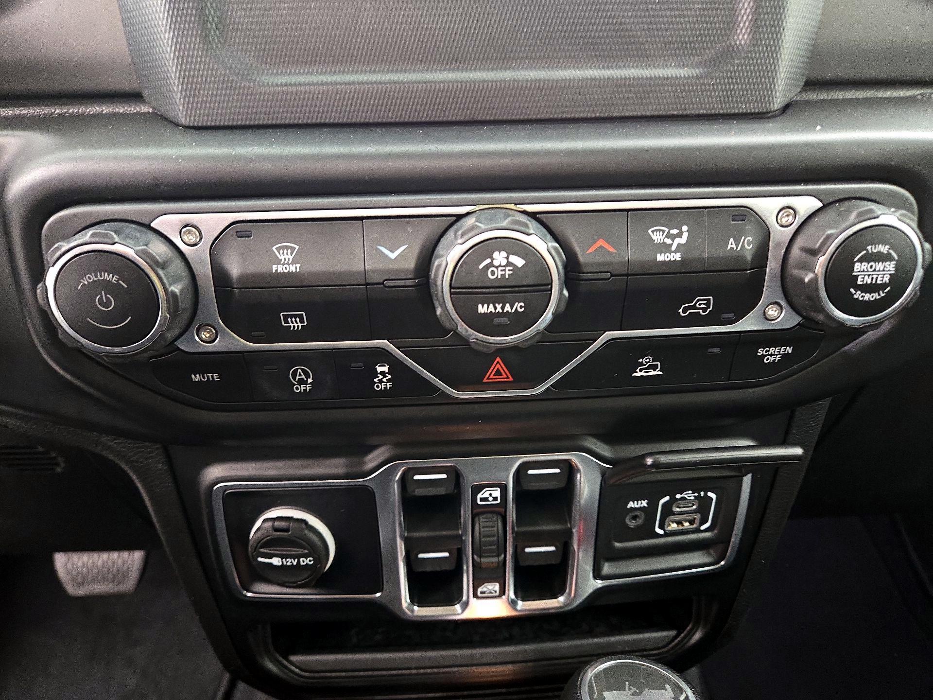 Thumbnail: 2022 Jeep Wrangler - 16