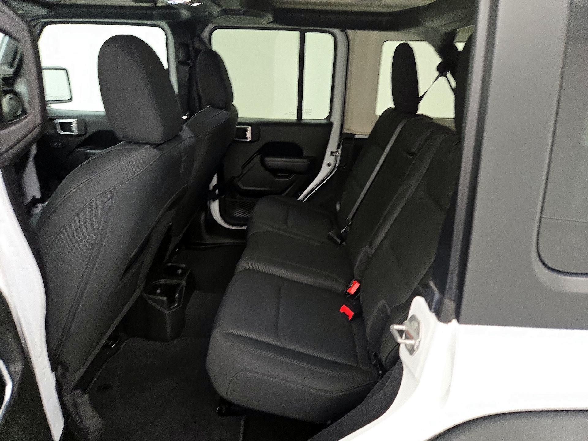 Thumbnail: 2022 Jeep Wrangler - 19