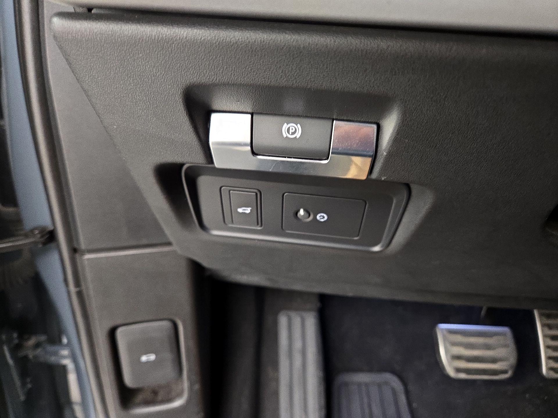 Thumbnail: 2020 Land Rover Range Rover Evoque - 13