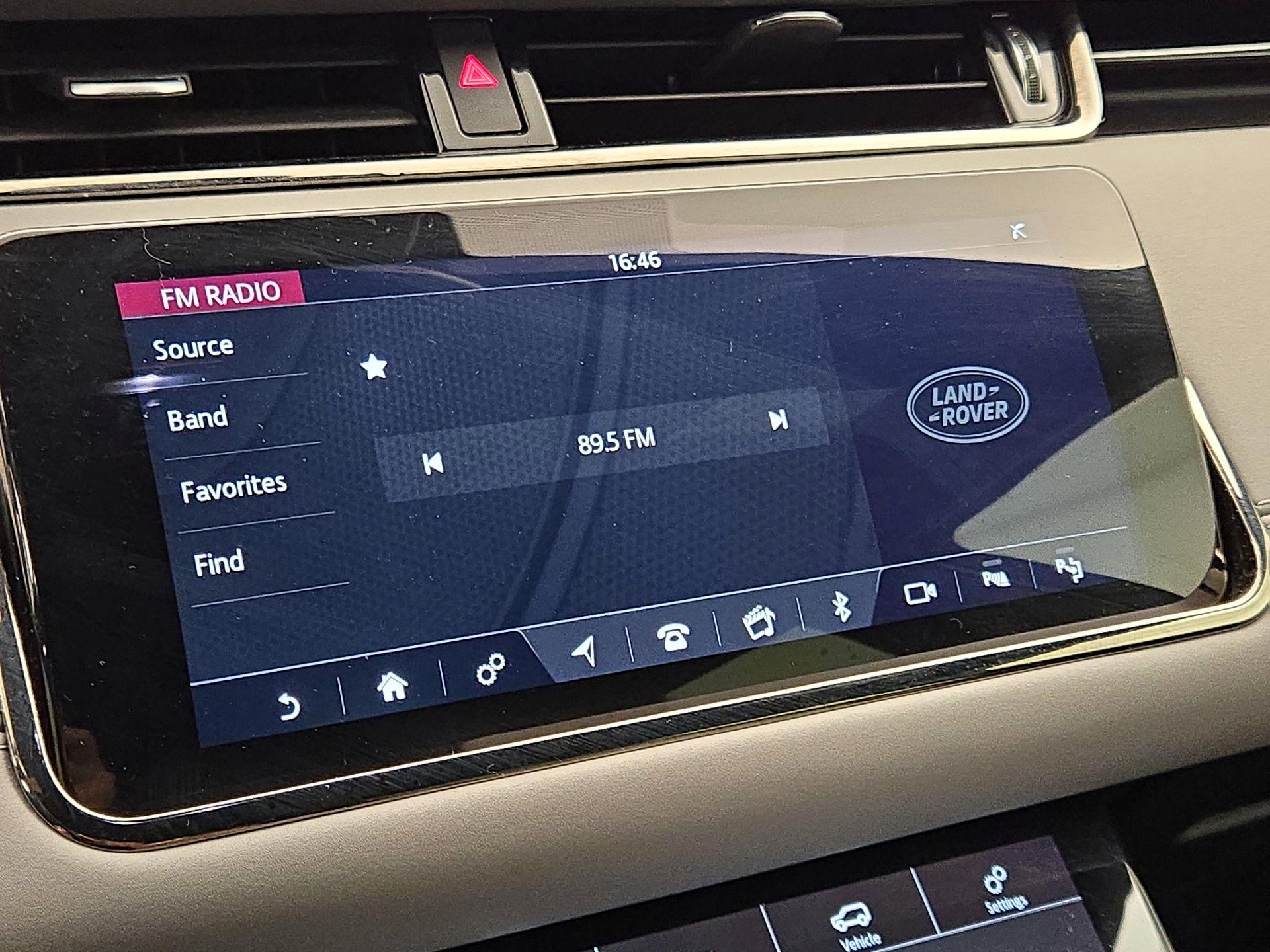 Thumbnail: 2020 Land Rover Range Rover Evoque - 15