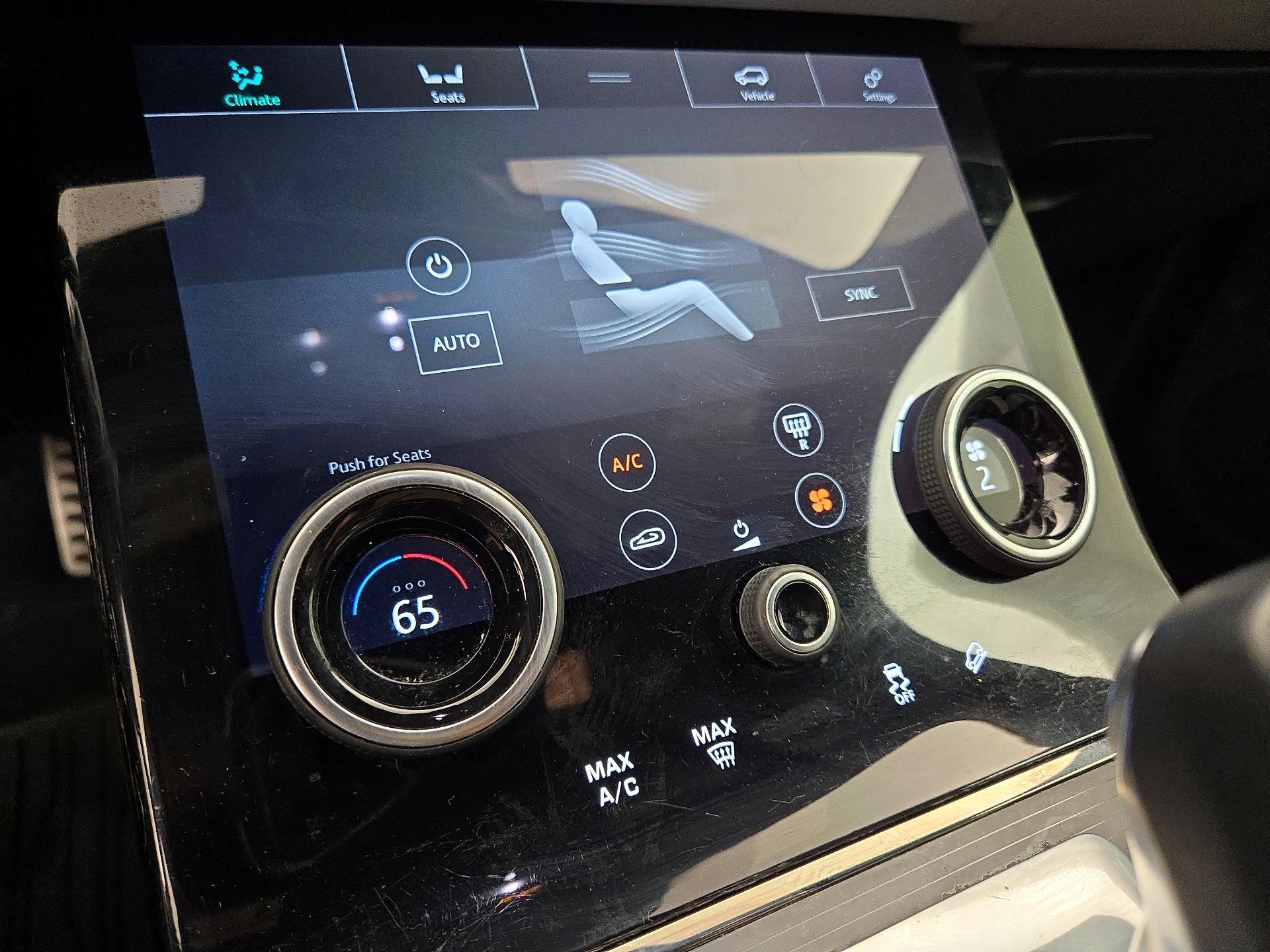 Thumbnail: 2020 Land Rover Range Rover Evoque - 16