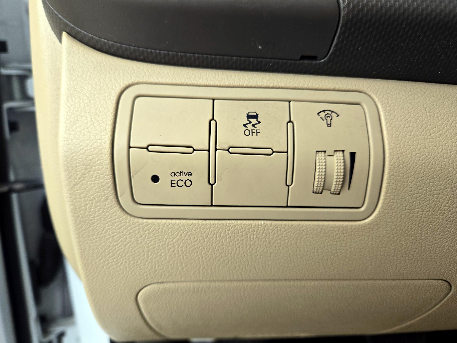 Thumbnail: 2014 Hyundai Accent - 13