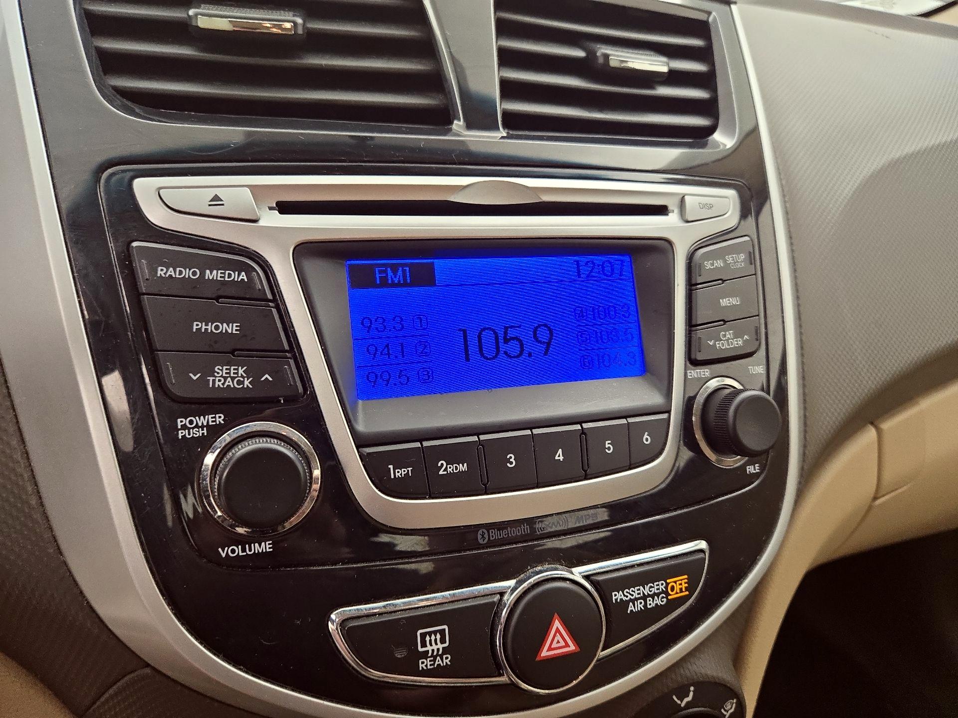 Thumbnail: 2014 Hyundai Accent - 14