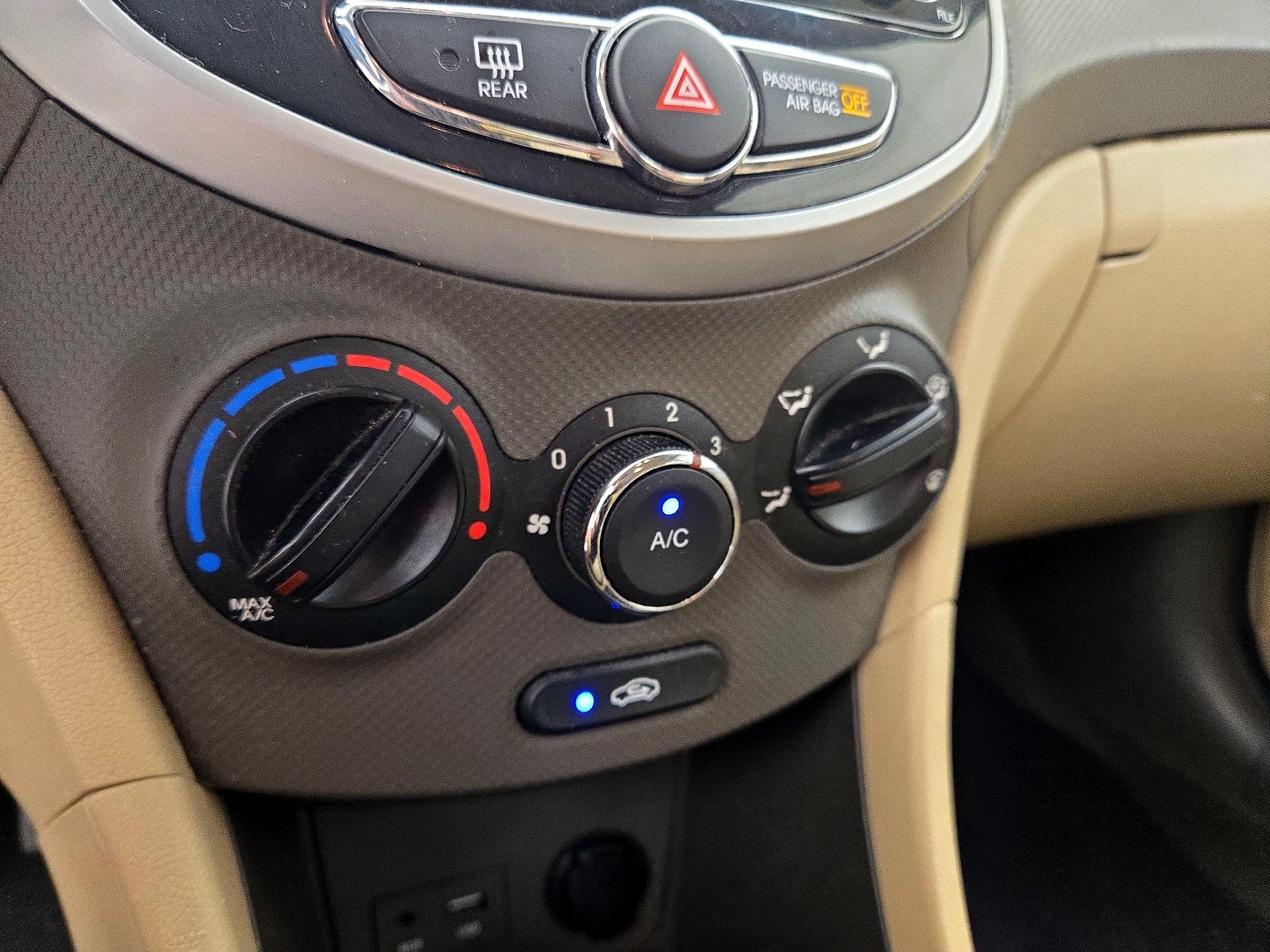 Thumbnail: 2014 Hyundai Accent - 15