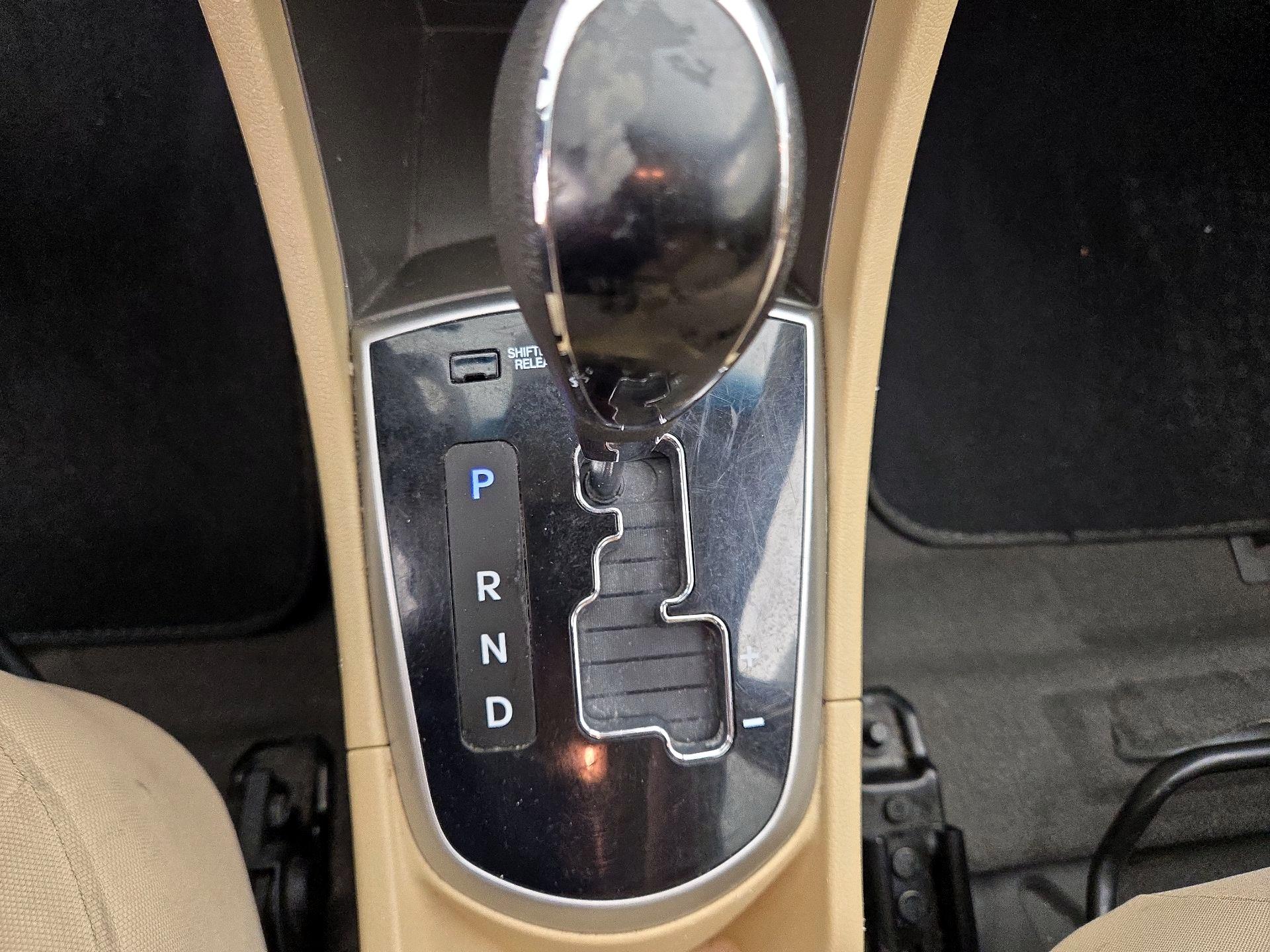 Thumbnail: 2014 Hyundai Accent - 16