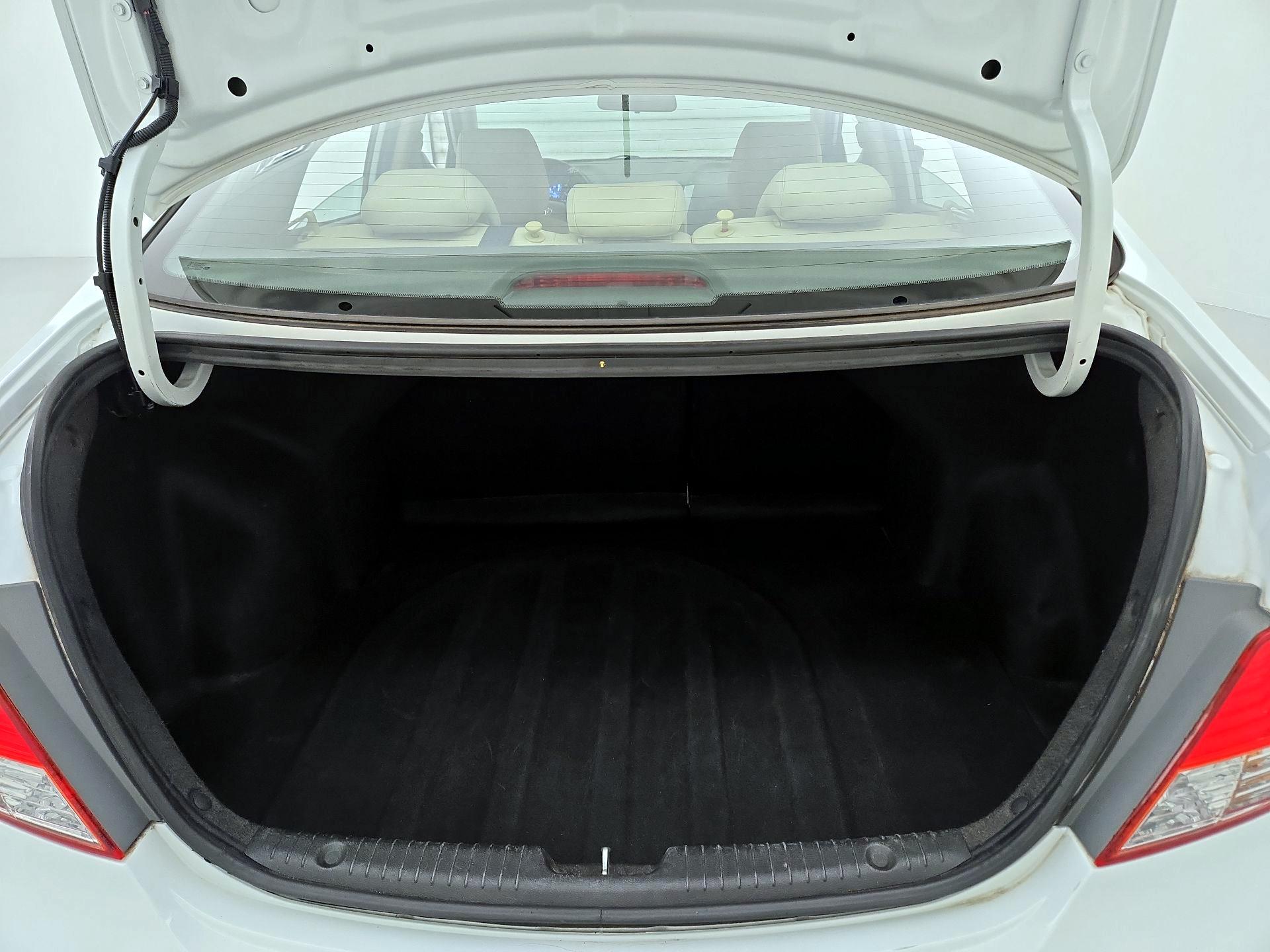 Thumbnail: 2014 Hyundai Accent - 19