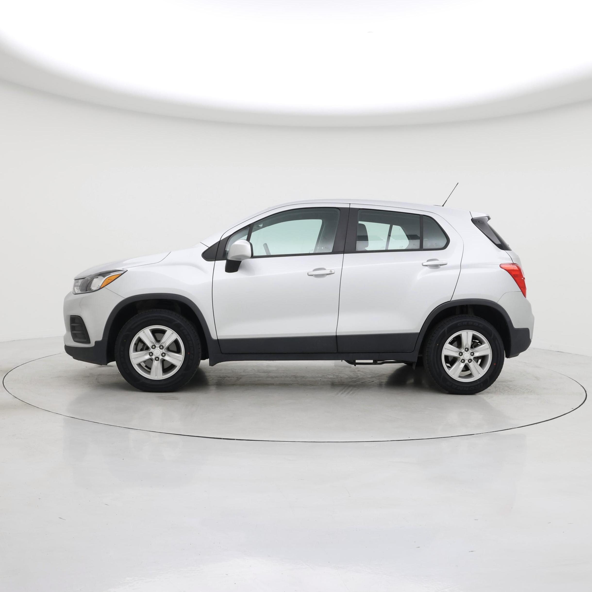 Thumbnail: 2019 Chevrolet Trax - 3