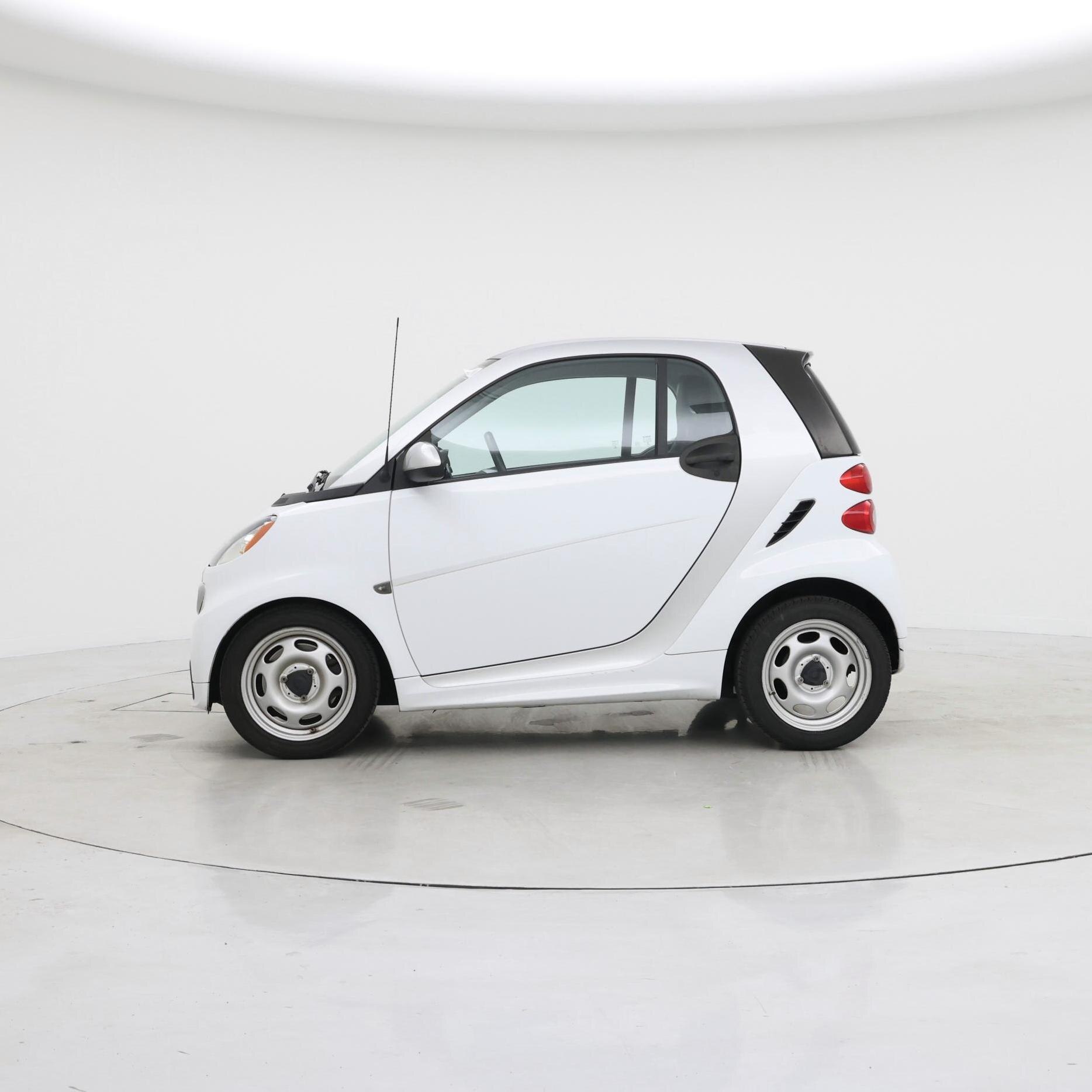 Thumbnail: 2015 smart fortwo - 3