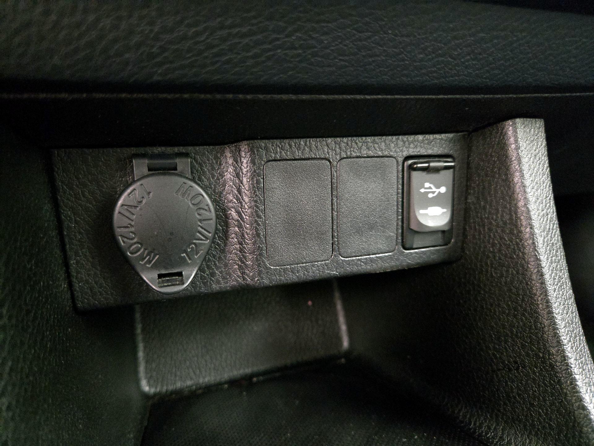 Thumbnail: 2016 Toyota Corolla - 18