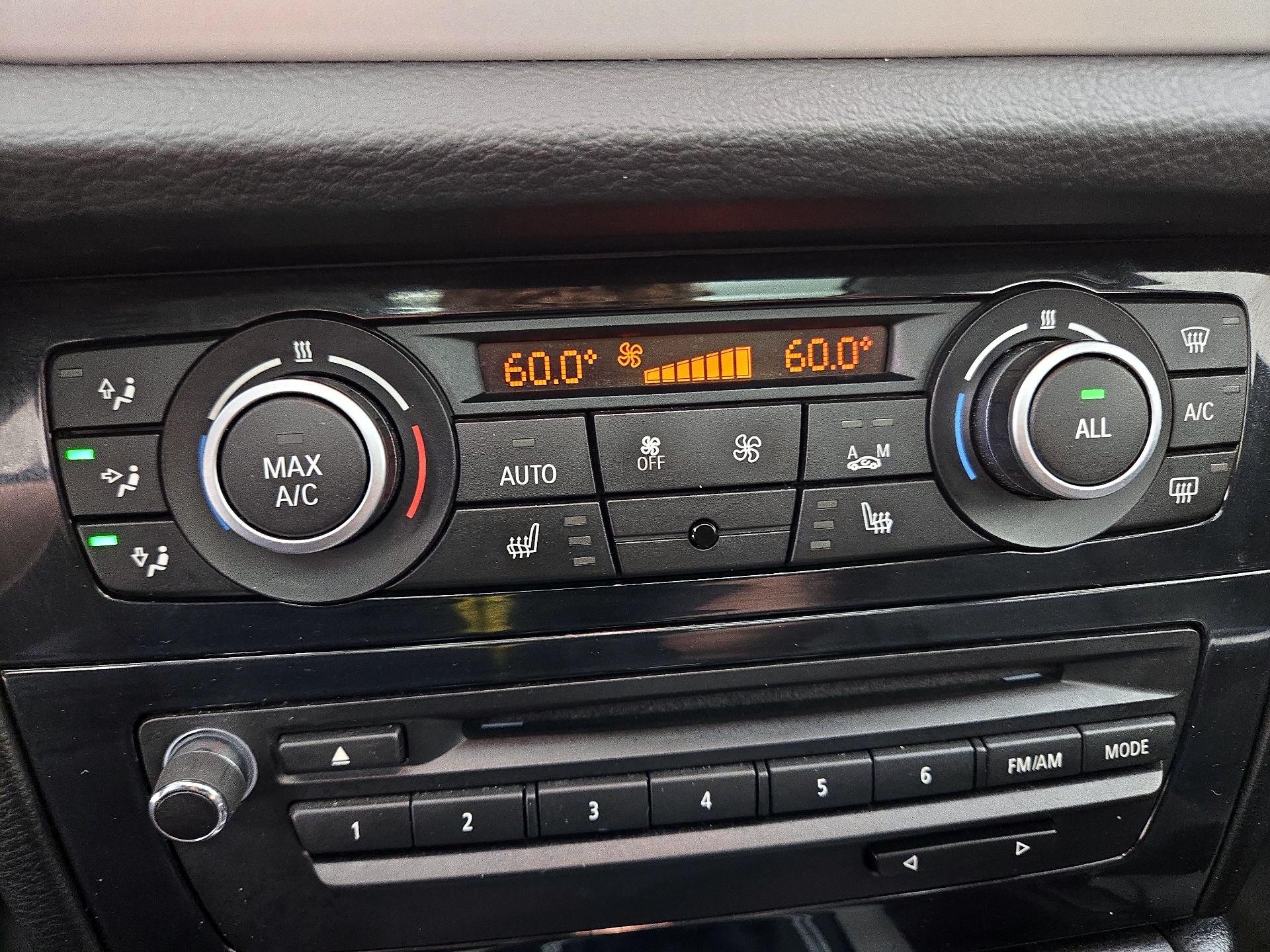 Thumbnail: 2015 BMW X1 - 17