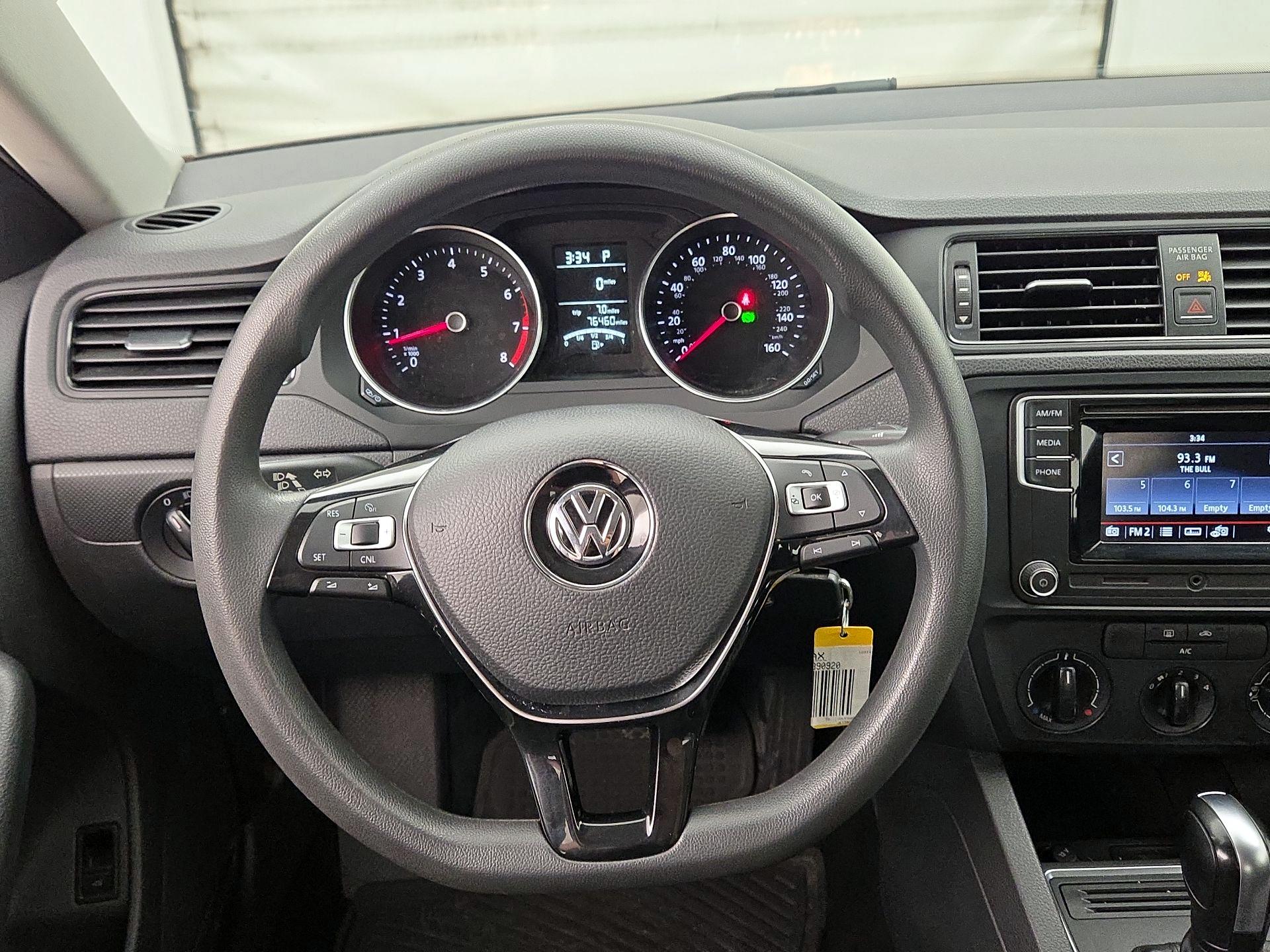 Thumbnail: 2016 Volkswagen Jetta - 10