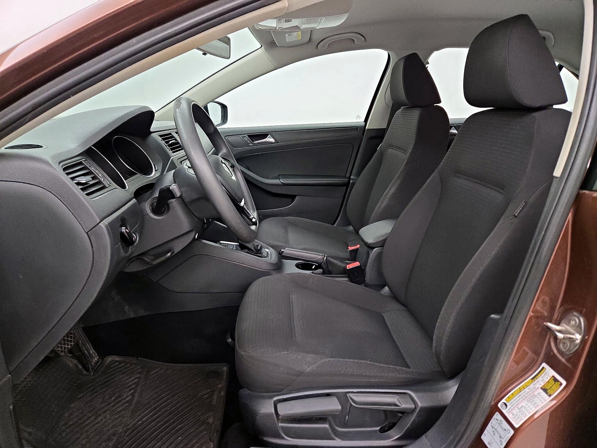 Thumbnail: 2016 Volkswagen Jetta - 11