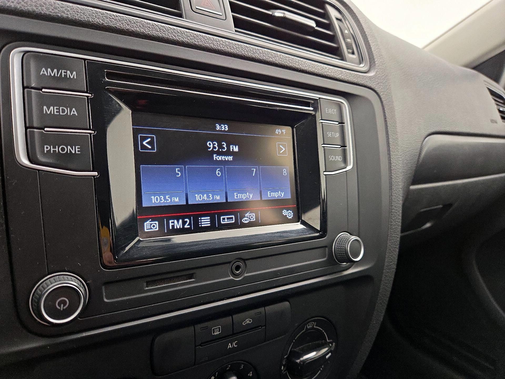 Thumbnail: 2016 Volkswagen Jetta - 14