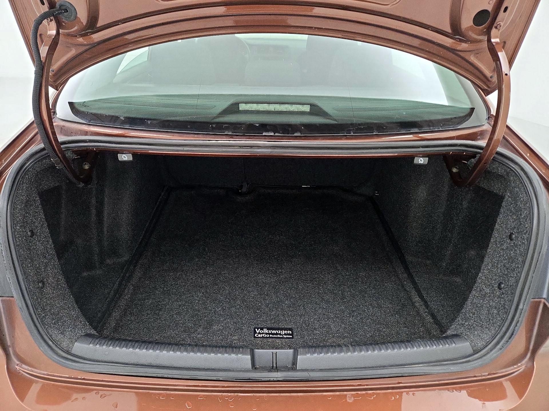 Thumbnail: 2016 Volkswagen Jetta - 19