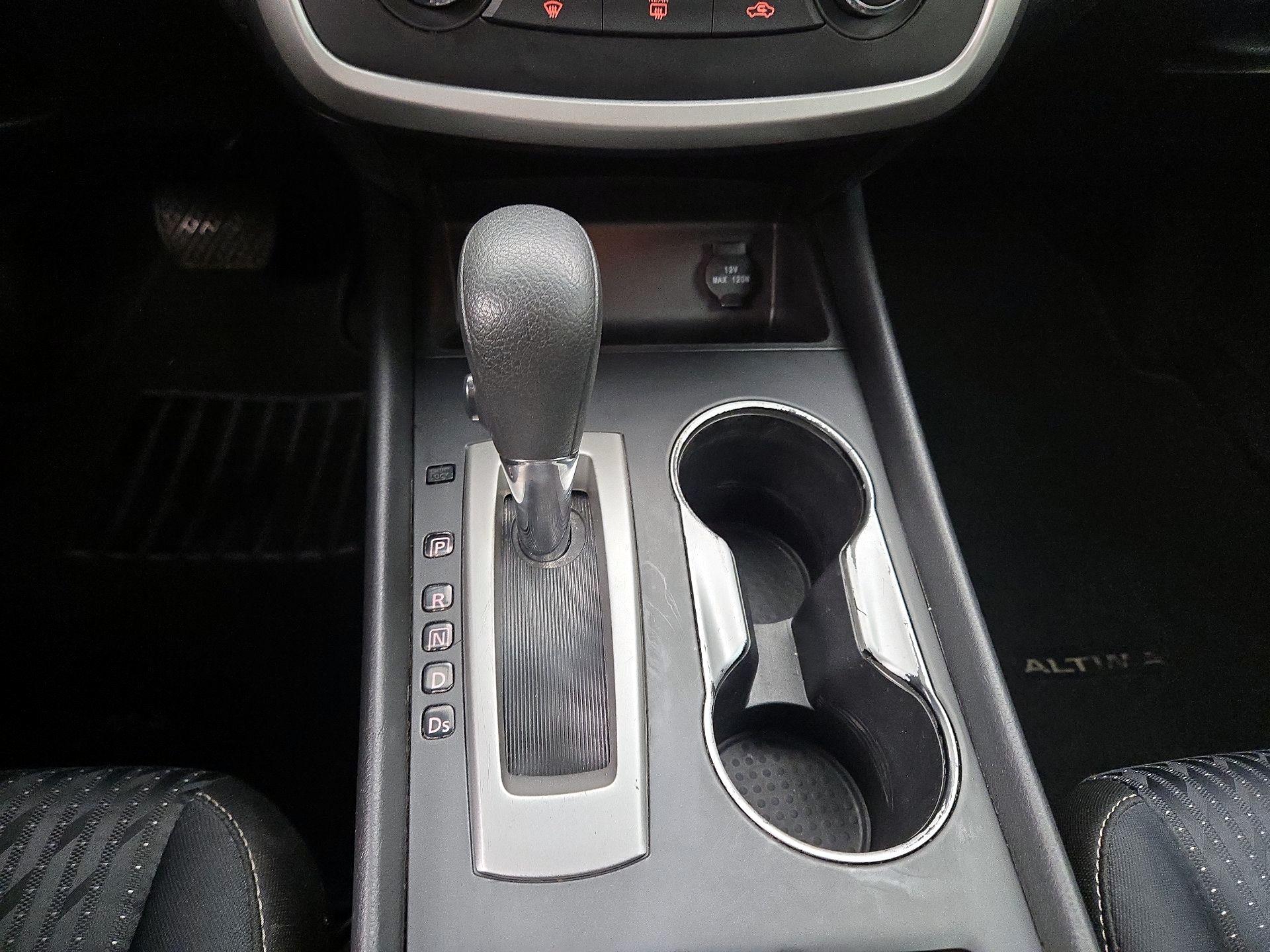 Thumbnail: 2017 Nissan Altima - 17