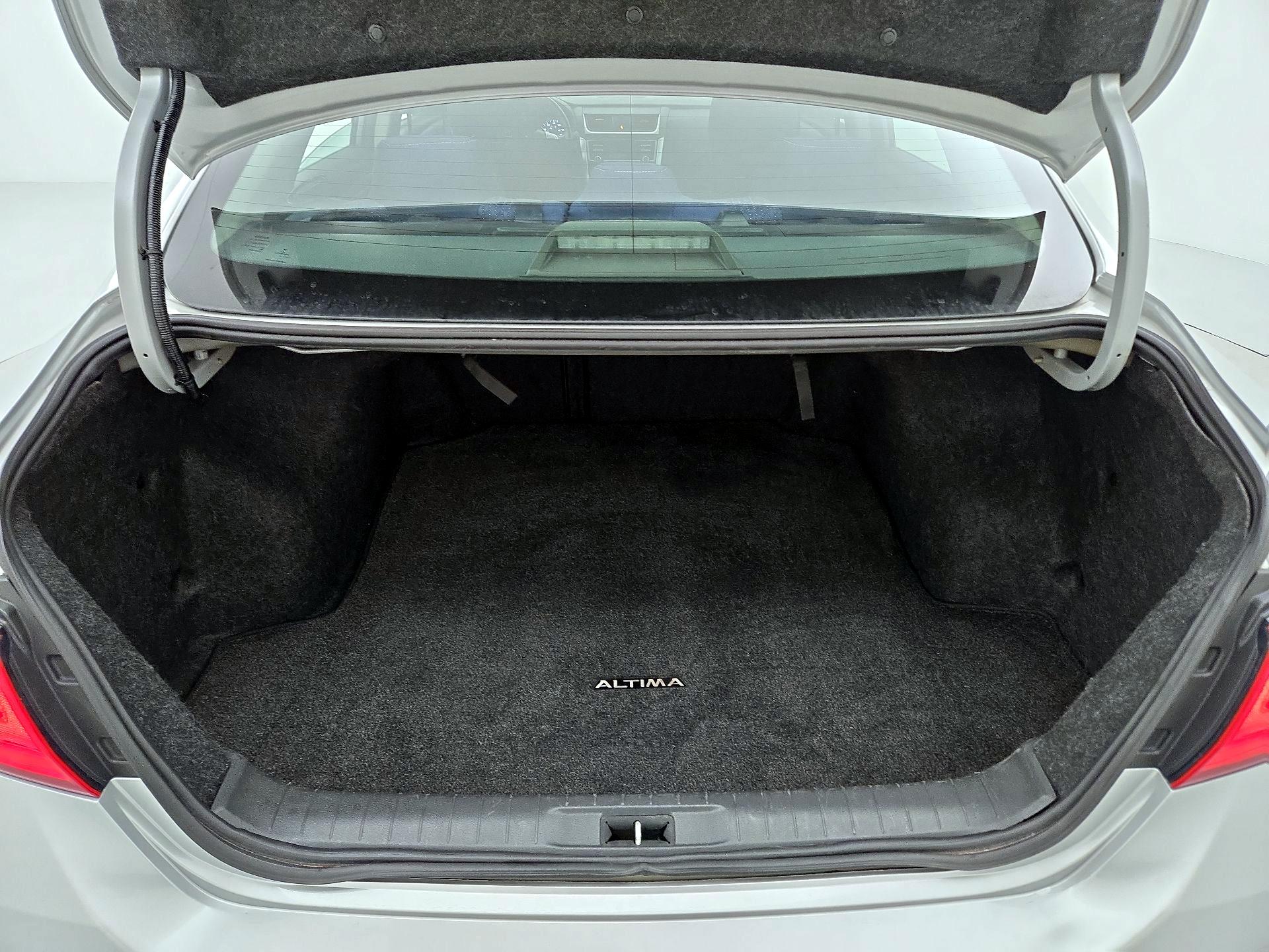 Thumbnail: 2017 Nissan Altima - 20