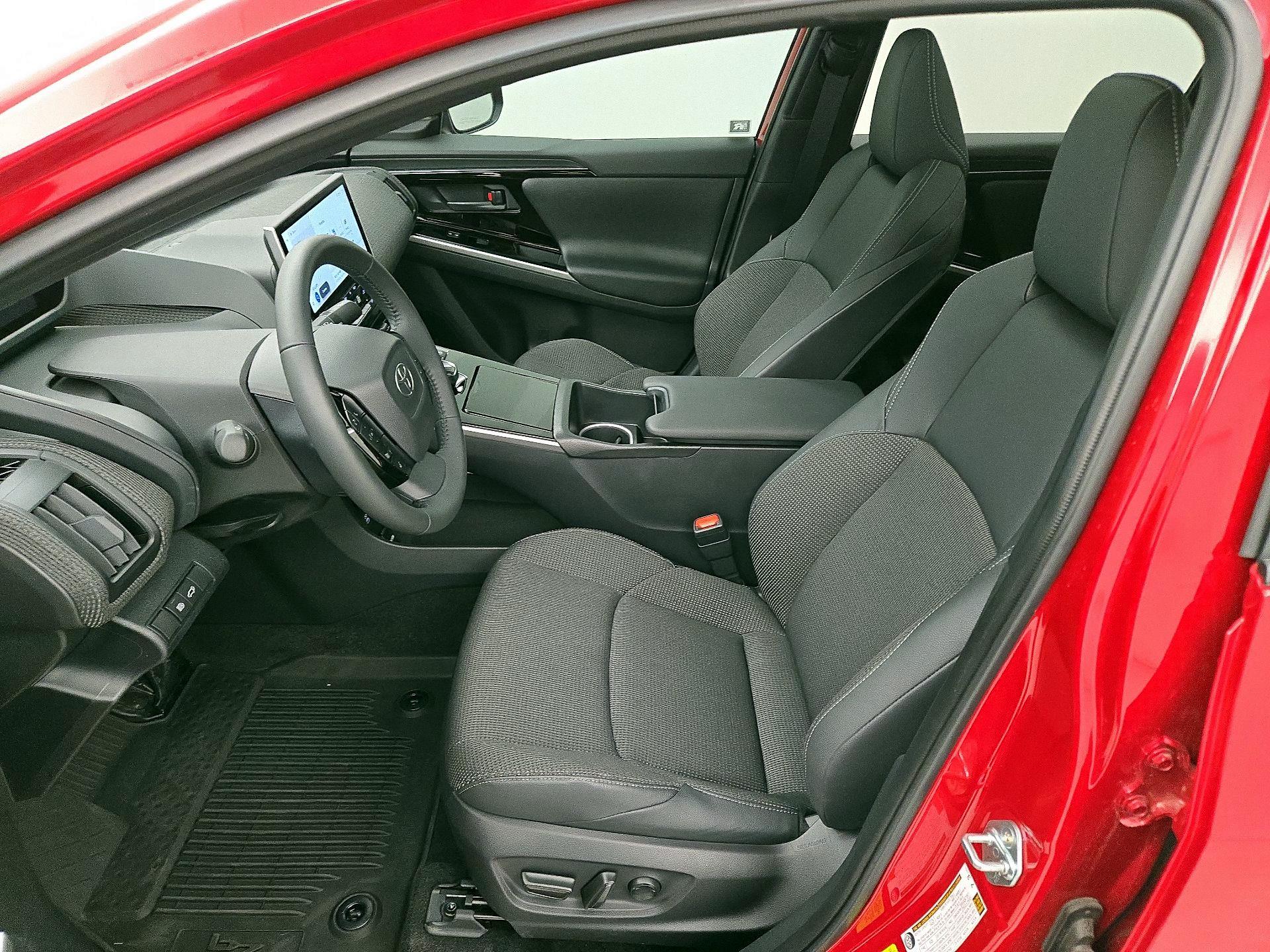 Thumbnail: 2025 Toyota bZ4X - 11