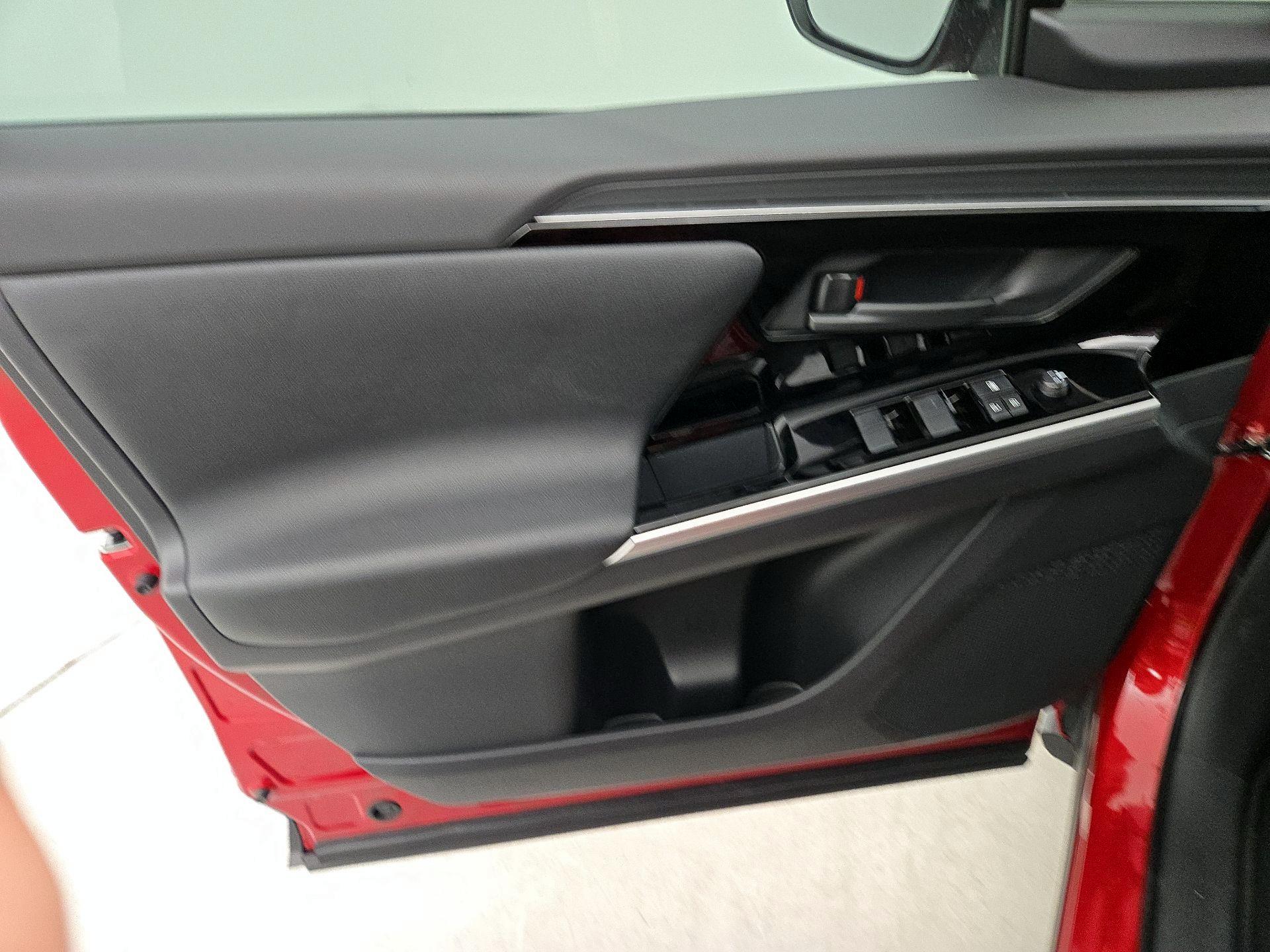 Thumbnail: 2025 Toyota bZ4X - 12