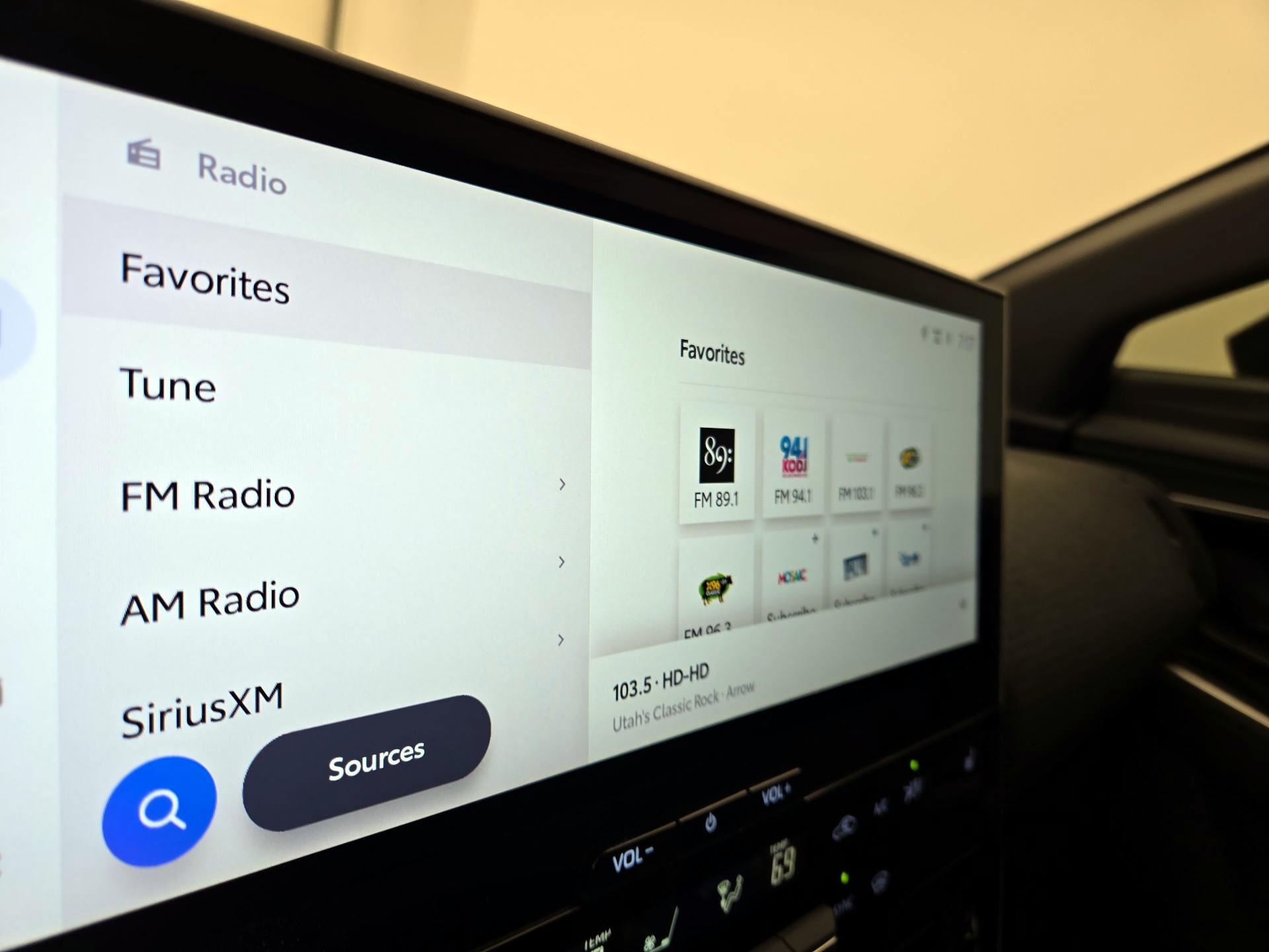Thumbnail: 2025 Toyota bZ4X - 15