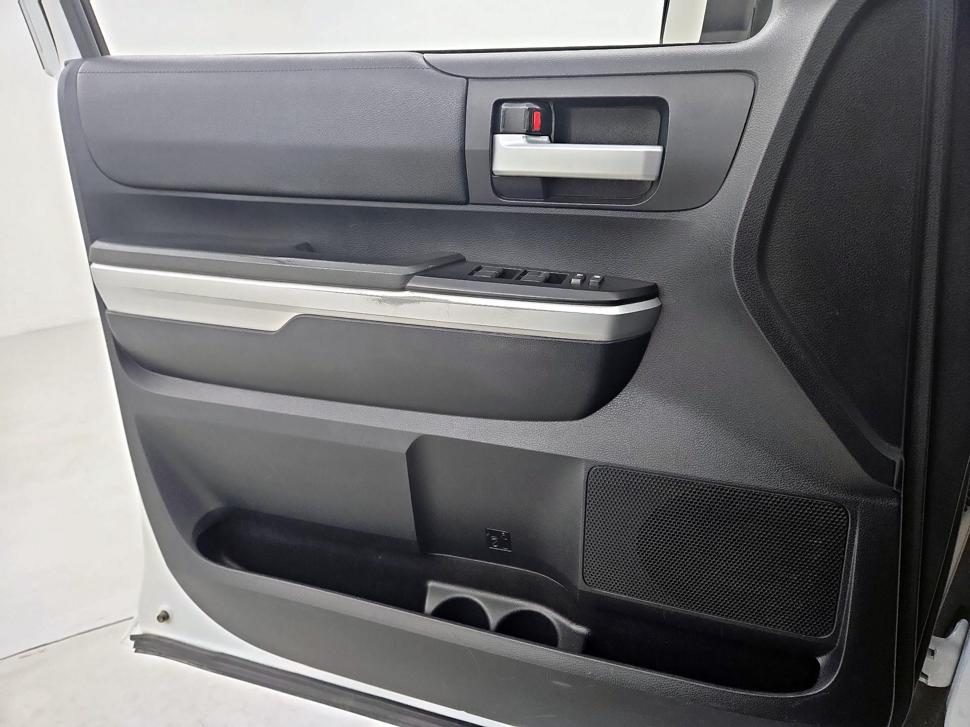 Thumbnail: 2015 Toyota Tundra - 12