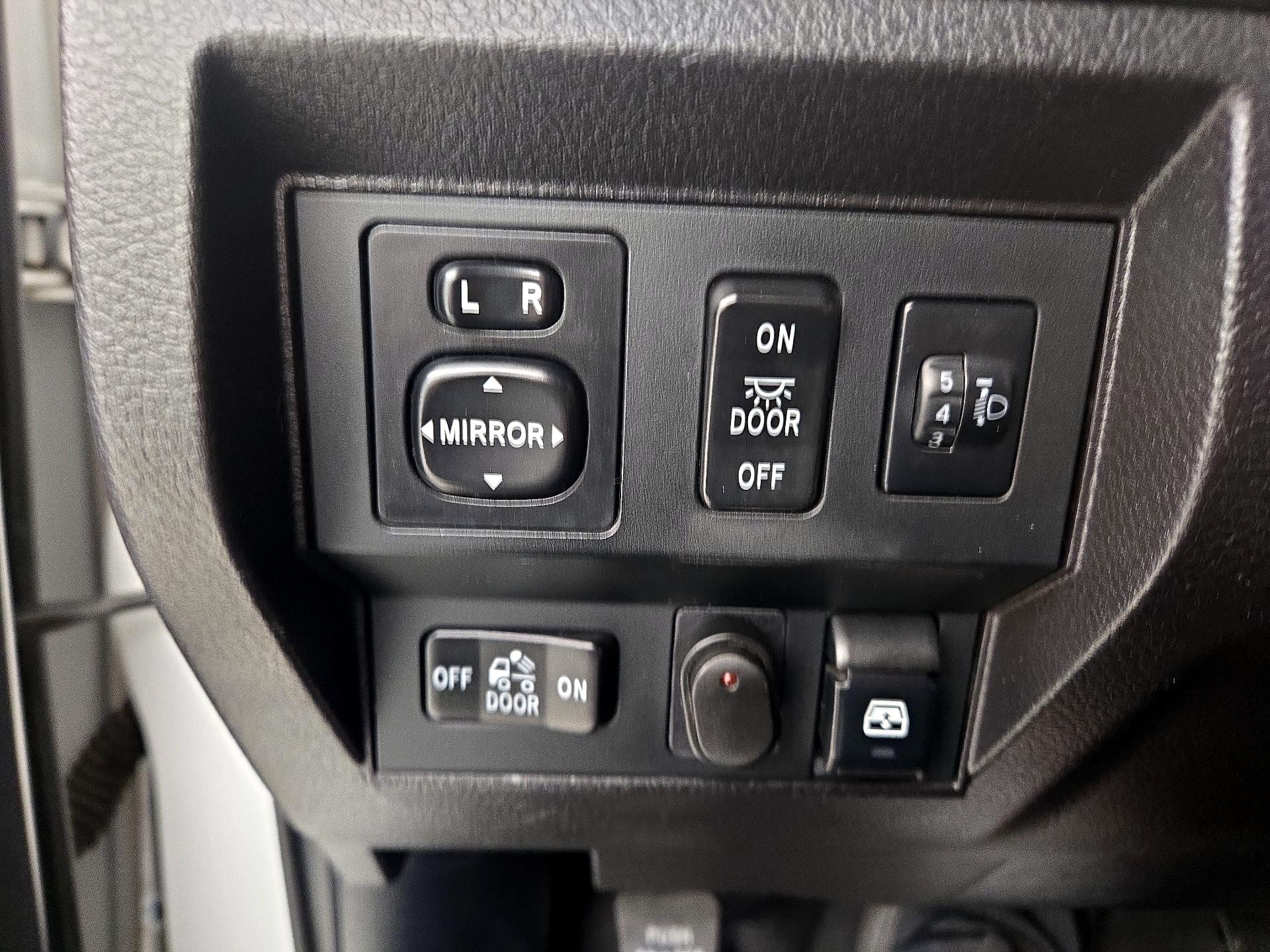 Thumbnail: 2015 Toyota Tundra - 13