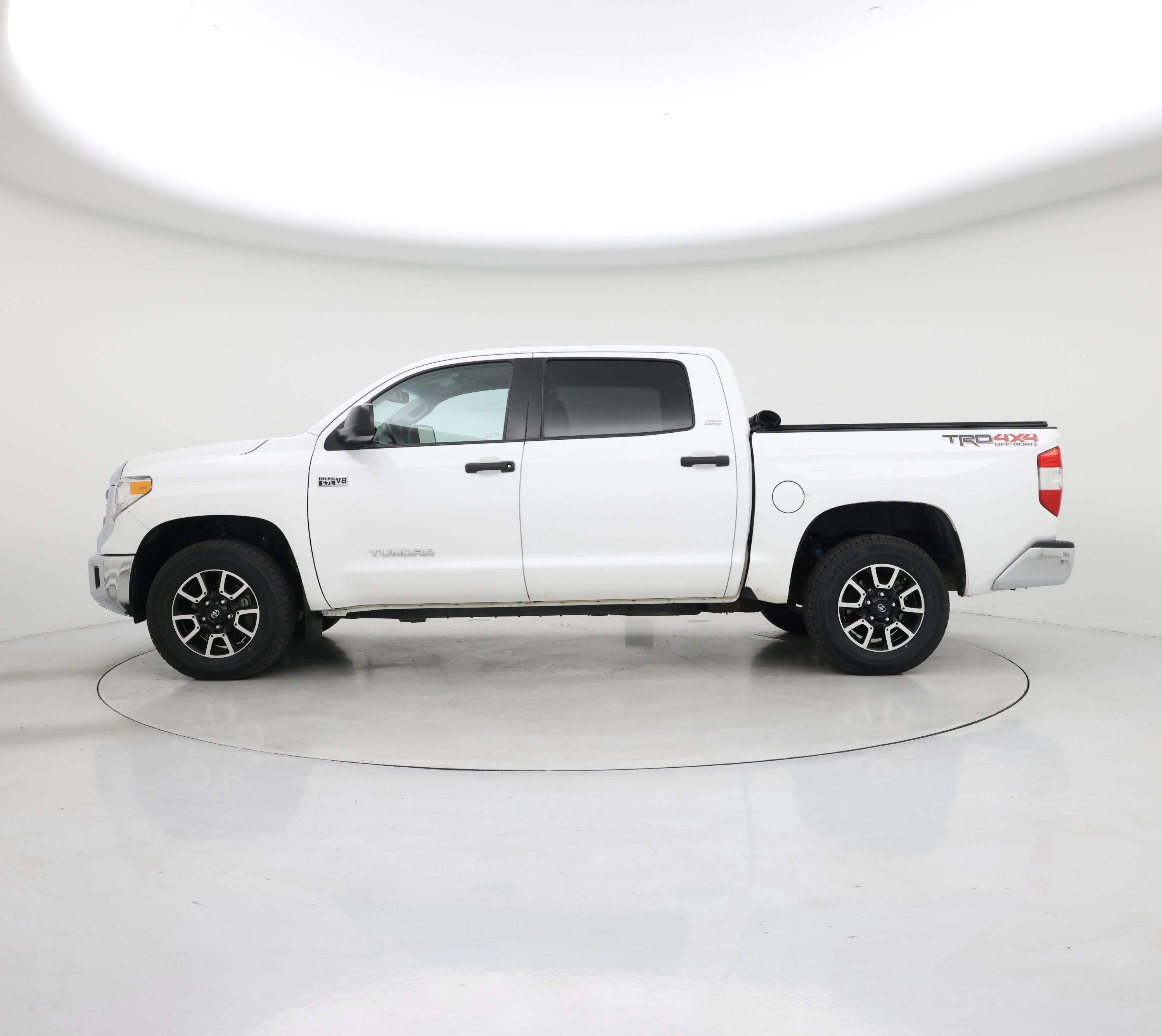 Thumbnail: 2015 Toyota Tundra - 3
