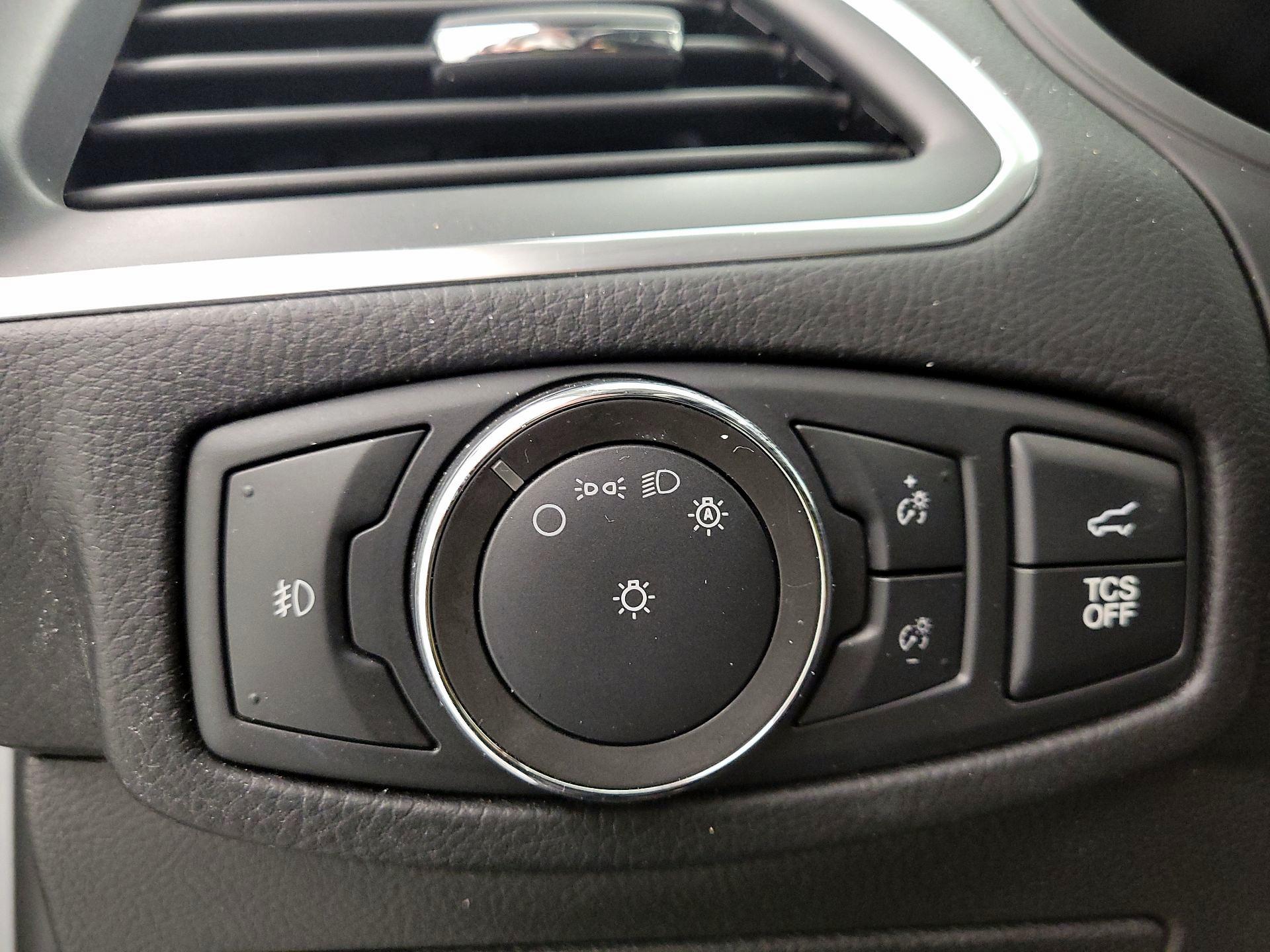 Thumbnail: 2022 Ford Edge - 13