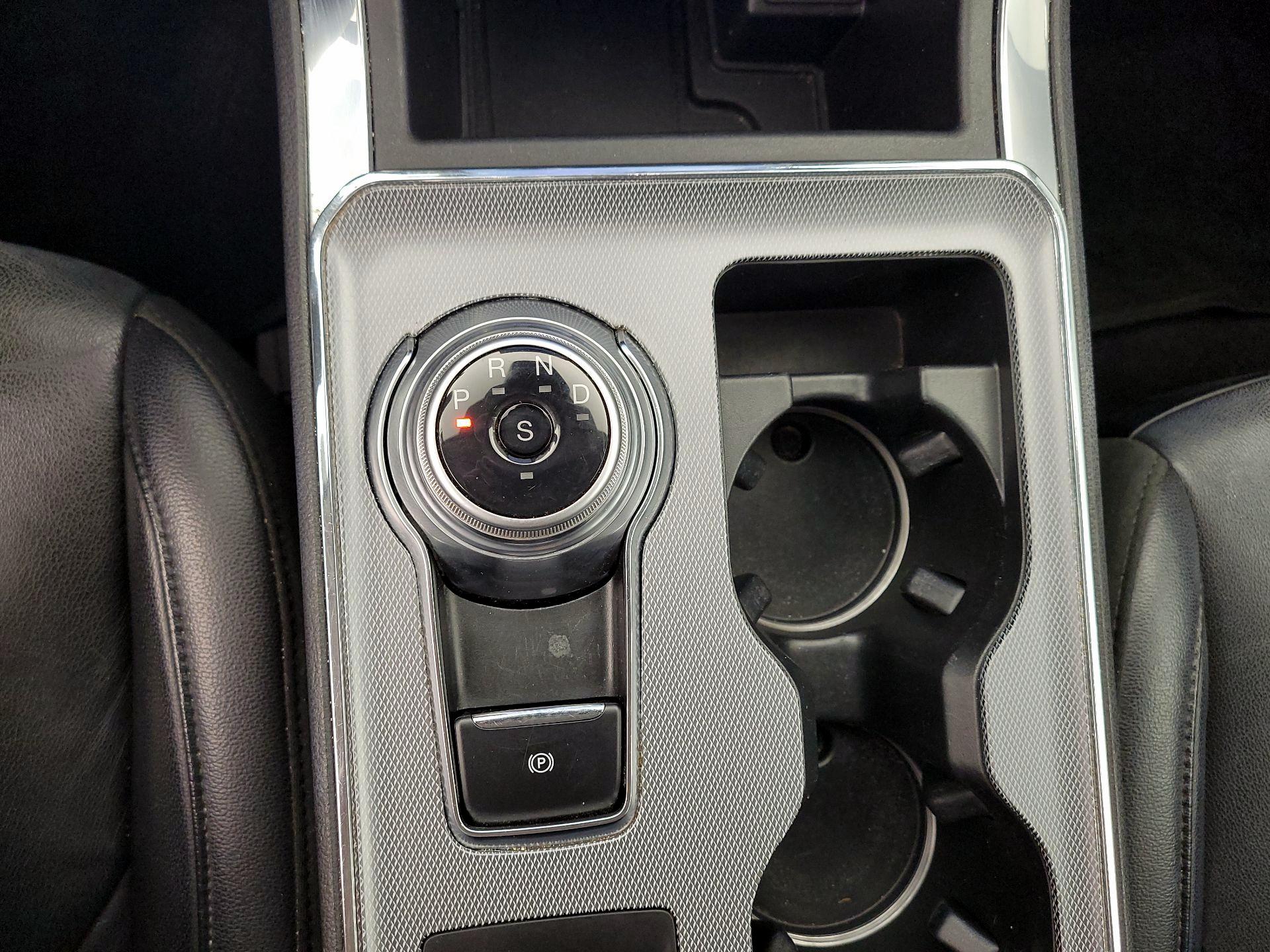 Thumbnail: 2022 Ford Edge - 17