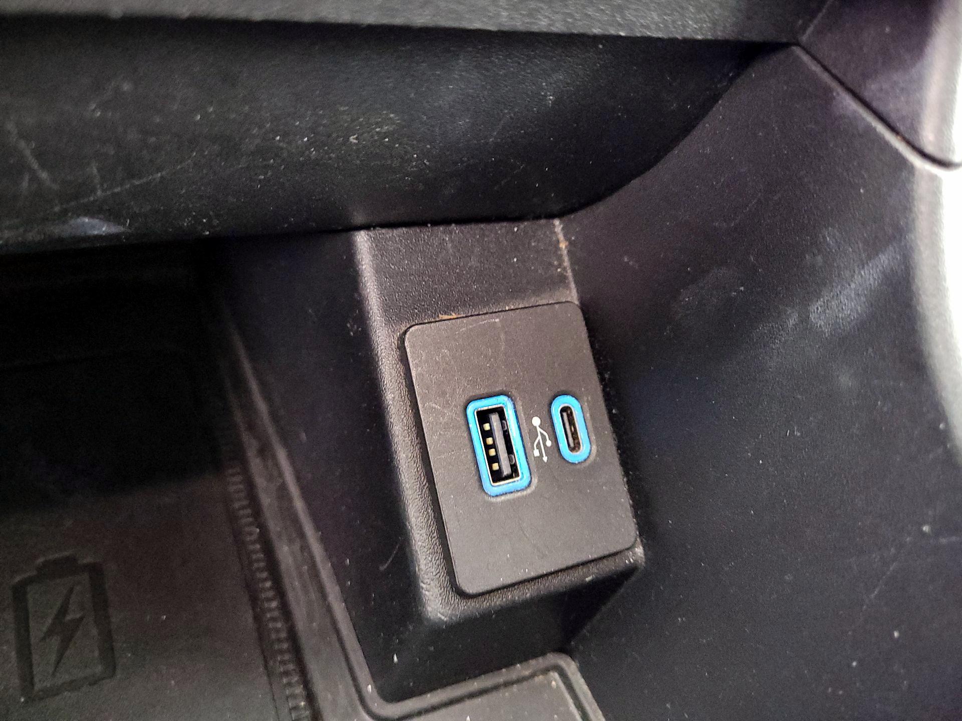 Thumbnail: 2022 Ford Edge - 18