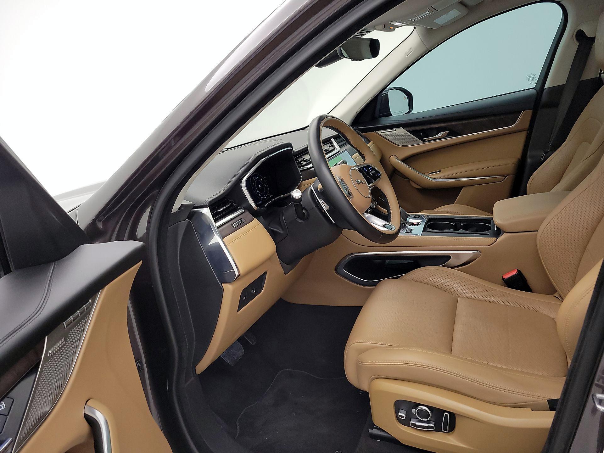 Thumbnail: 2021 Jaguar F-Pace - 11