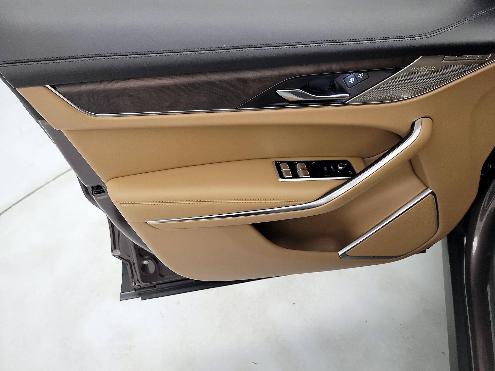 Thumbnail: 2021 Jaguar F-Pace - 12