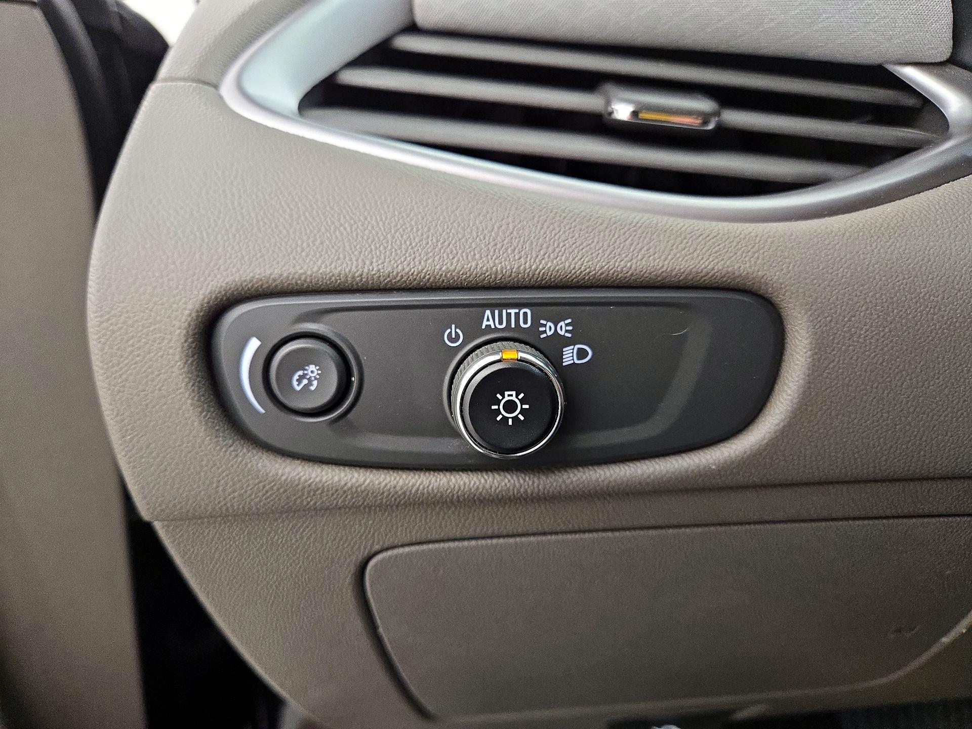 Thumbnail: 2022 Chevrolet Malibu - 13