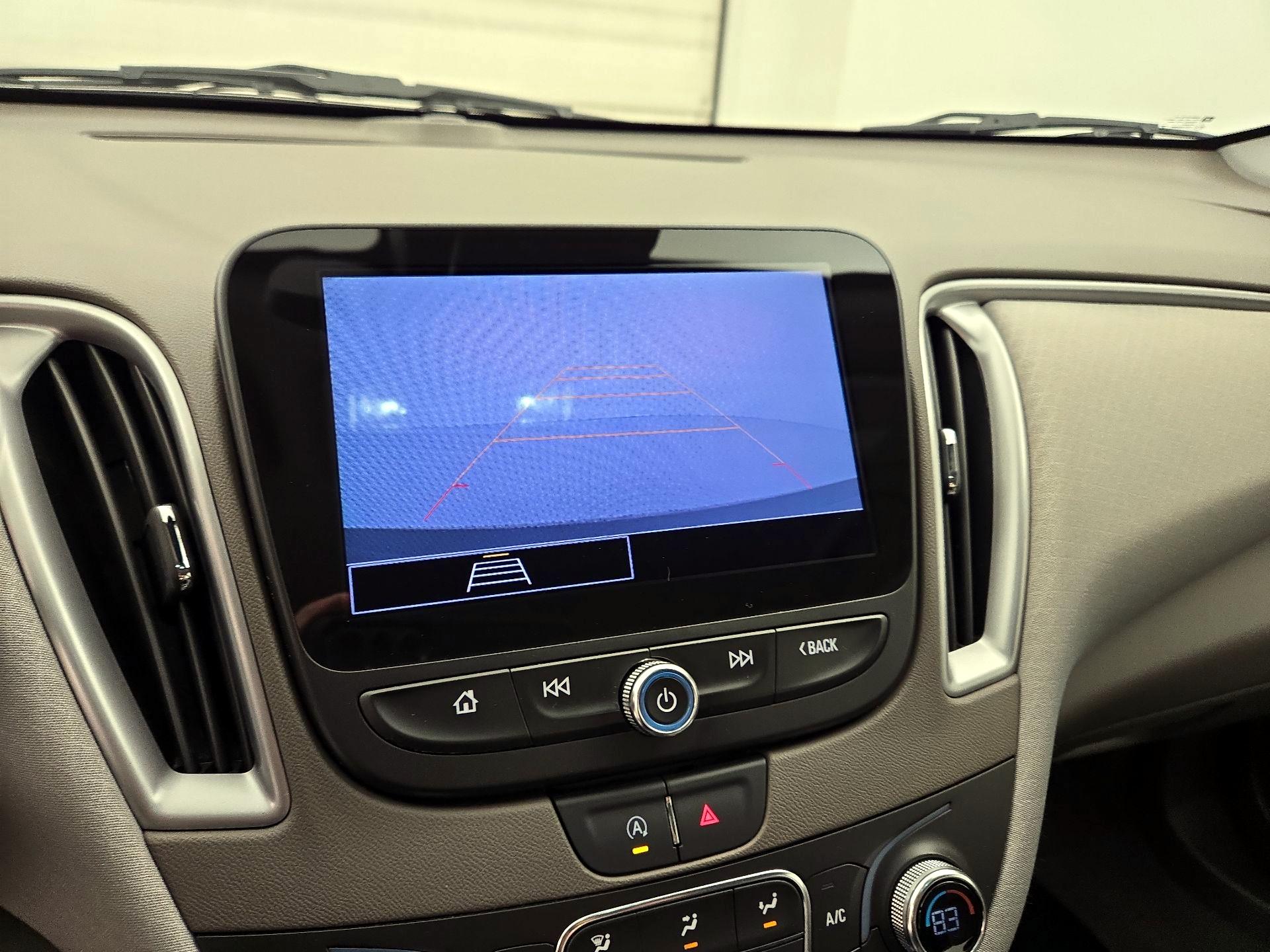 Thumbnail: 2022 Chevrolet Malibu - 14