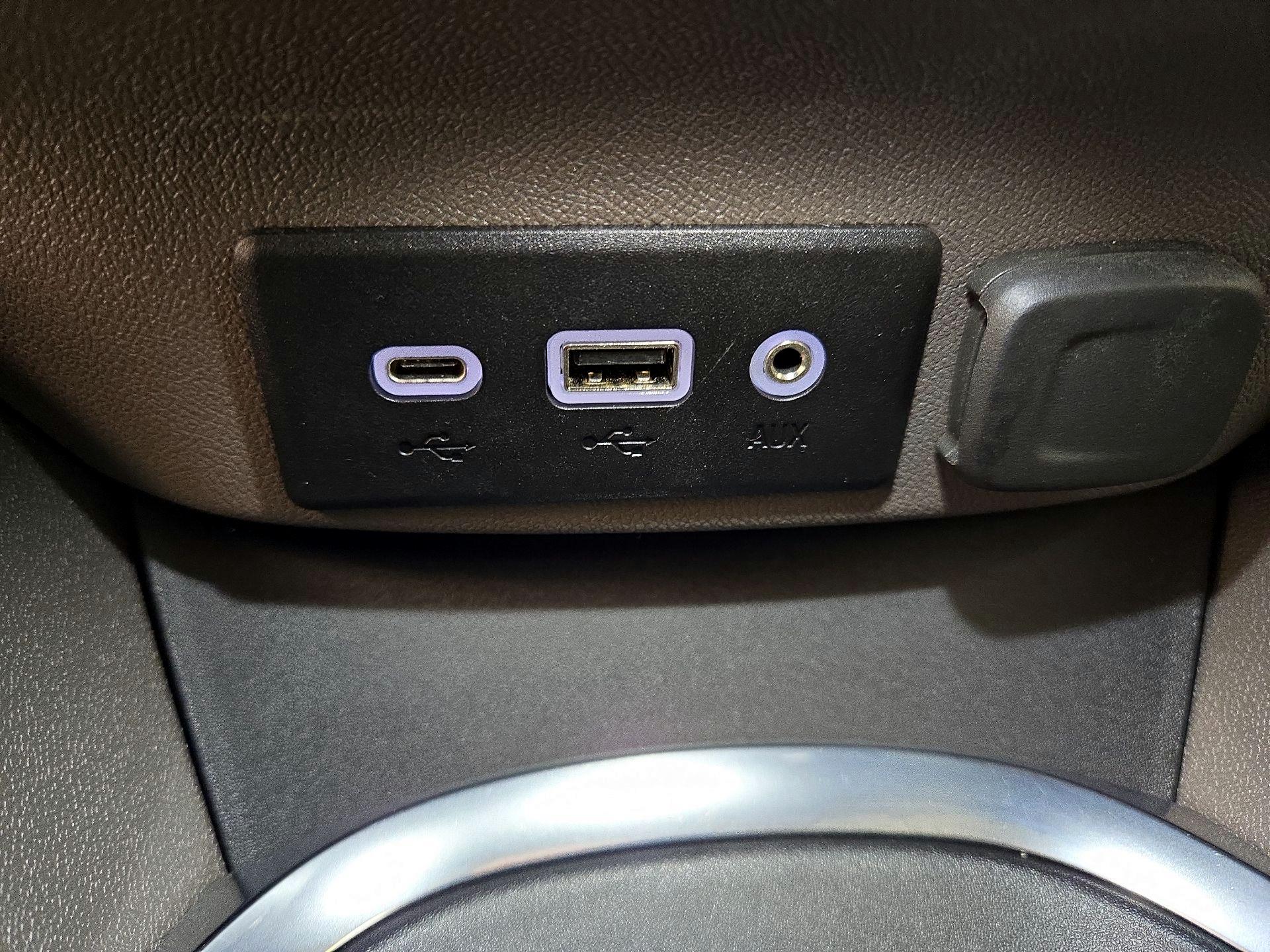 Thumbnail: 2022 Chevrolet Malibu - 18